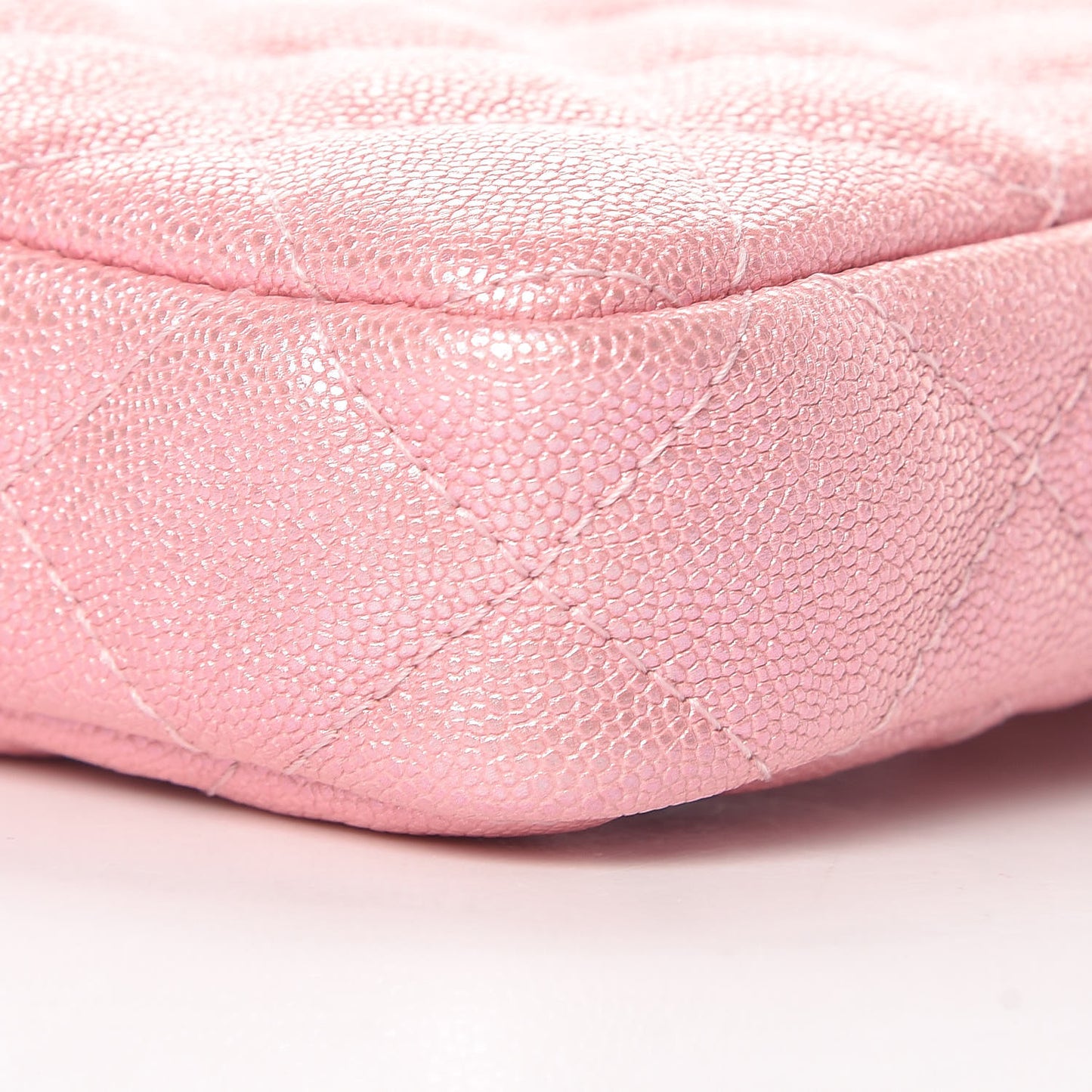 Iridescent Caviar Quilted Small Clutch With Chain Pink