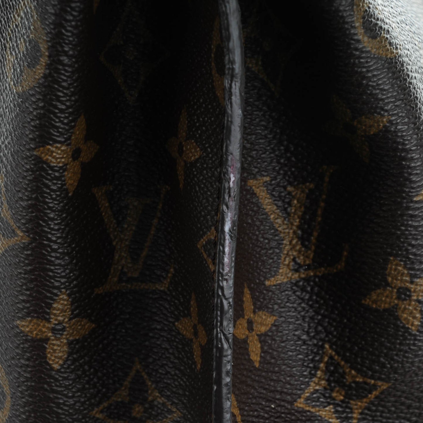 Monogram Metis