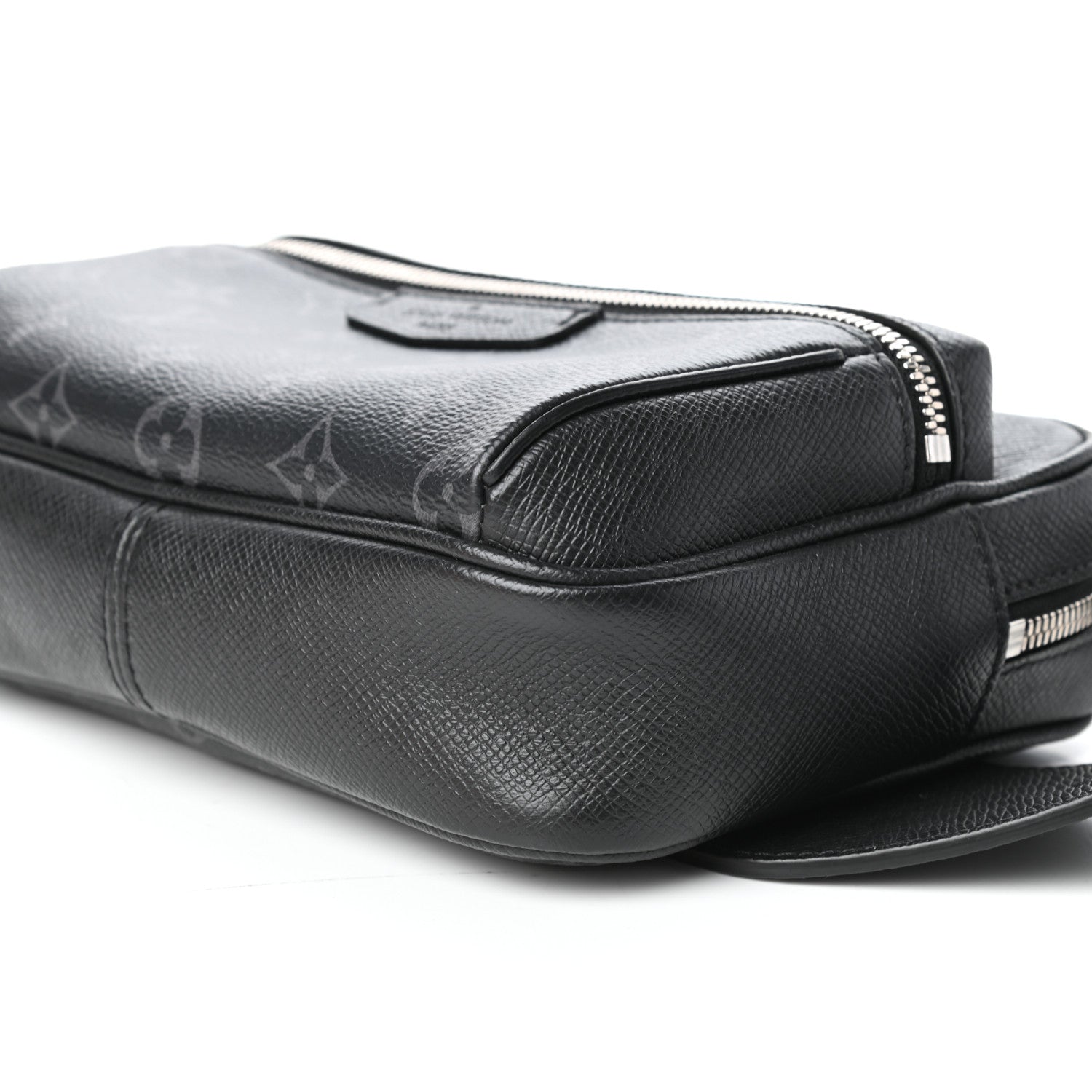 Louis Vuitton Taiga Monogram Outdoor Bumbag Black 8 of 9
