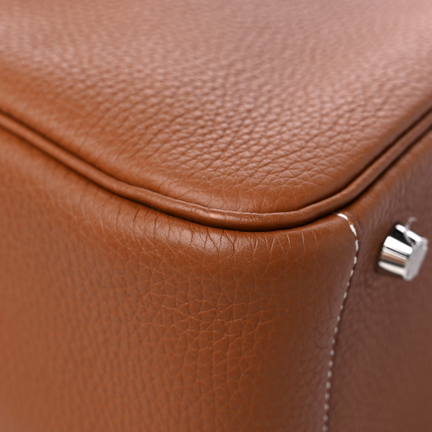 Taurillon Clemence Lindy 26 Gold