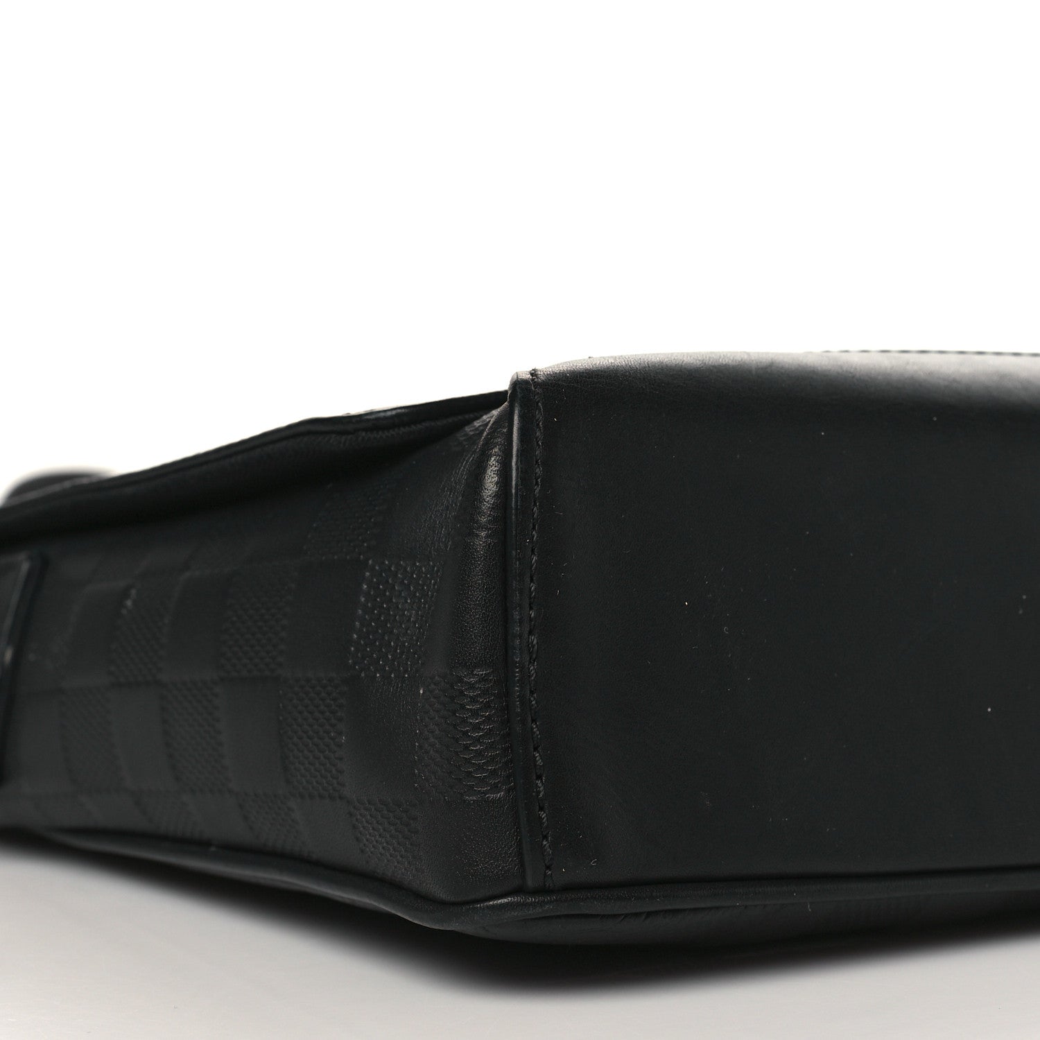 Louis Vuitton Damier Infini District Messenger Onyx 7 of 8