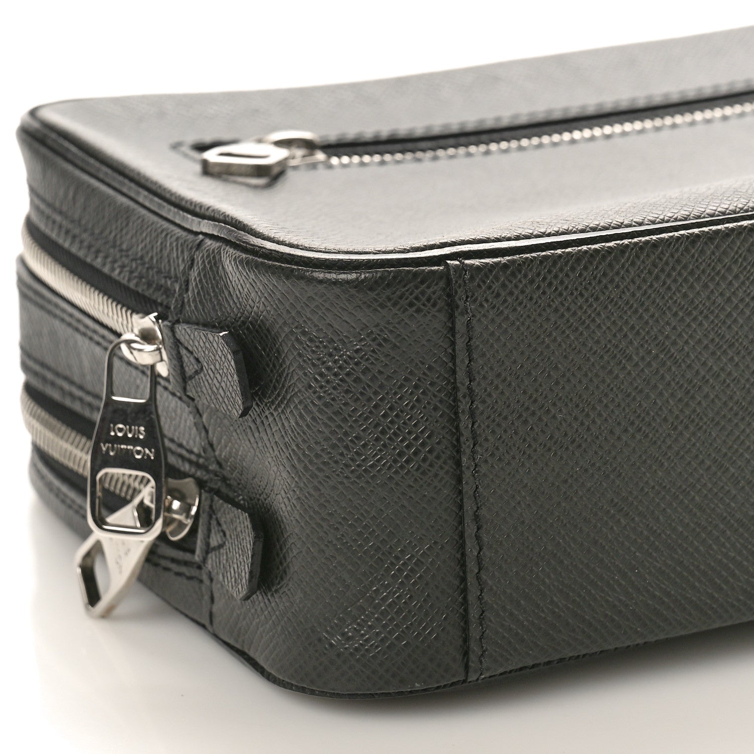 Louis Vuitton Taiga Neo Pavel Black 9 of 10