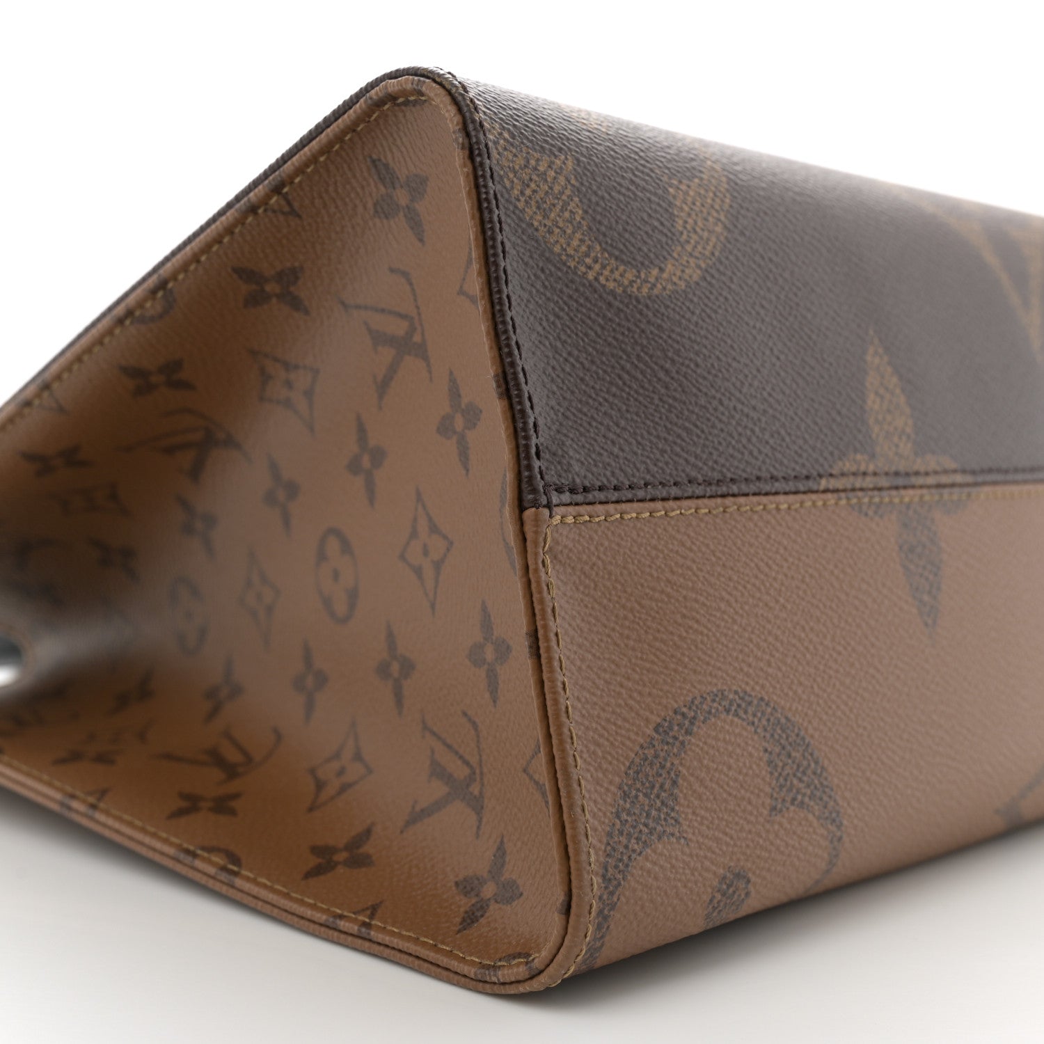 Louis Vuitton Reverse Monogram Giant Onthego MM 8 of 9