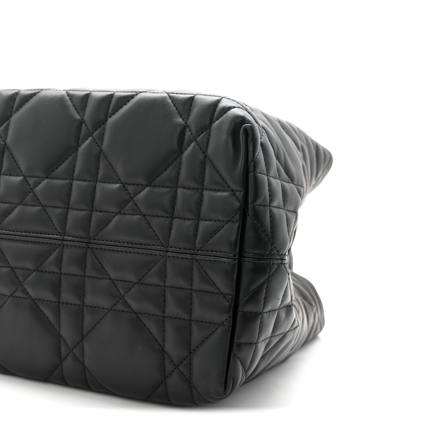 Calfskin Macrocannage Medium Toujours Black