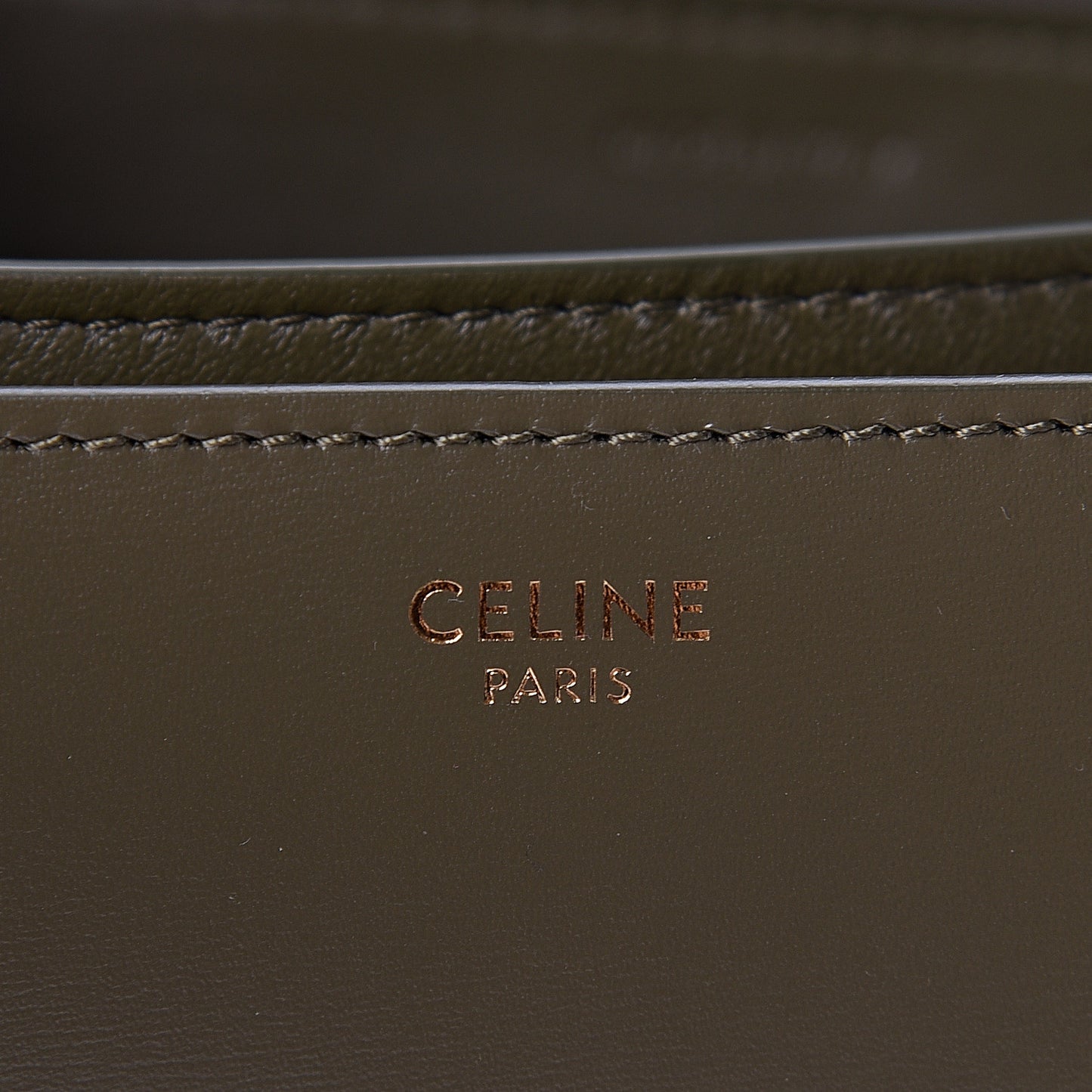 Box Calfskin Classic Box Medium Flap Bag Army Green