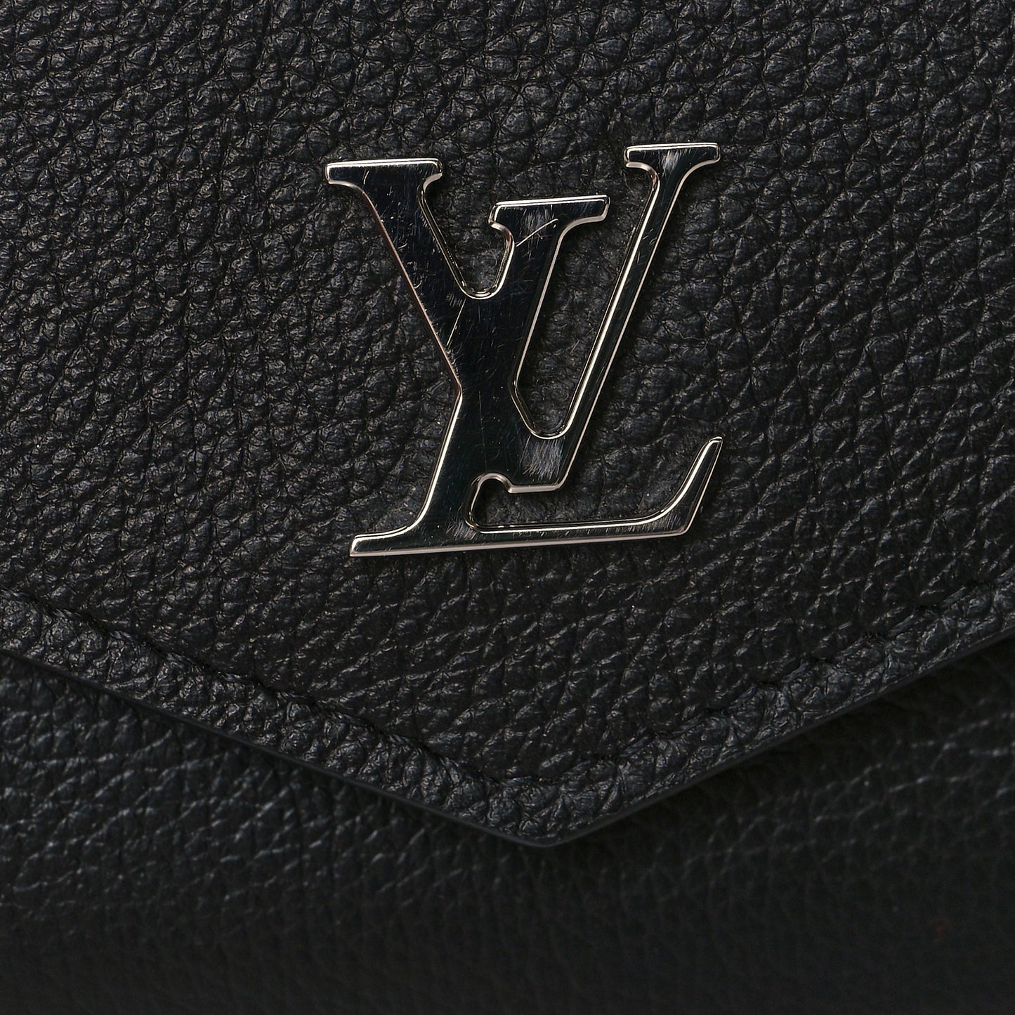 Soft Calfskin My Lockme Compact Wallet Black