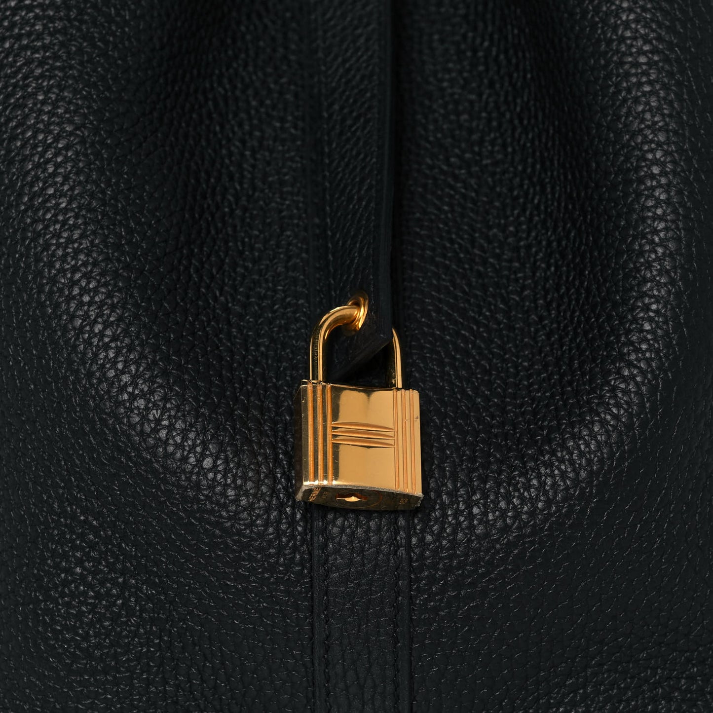 Taurillon Clemence Picotin Lock 26 GM Black
