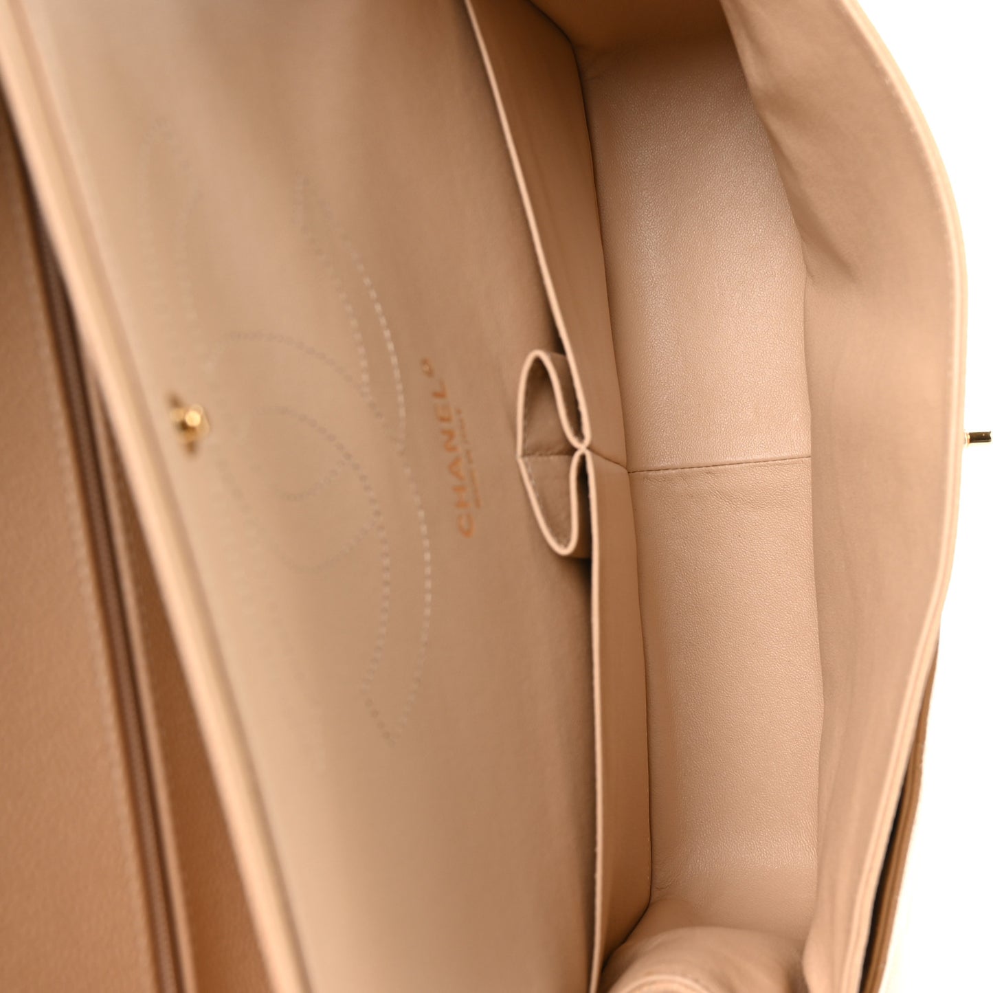 Caviar Quilted Jumbo Double Flap Beige Clair