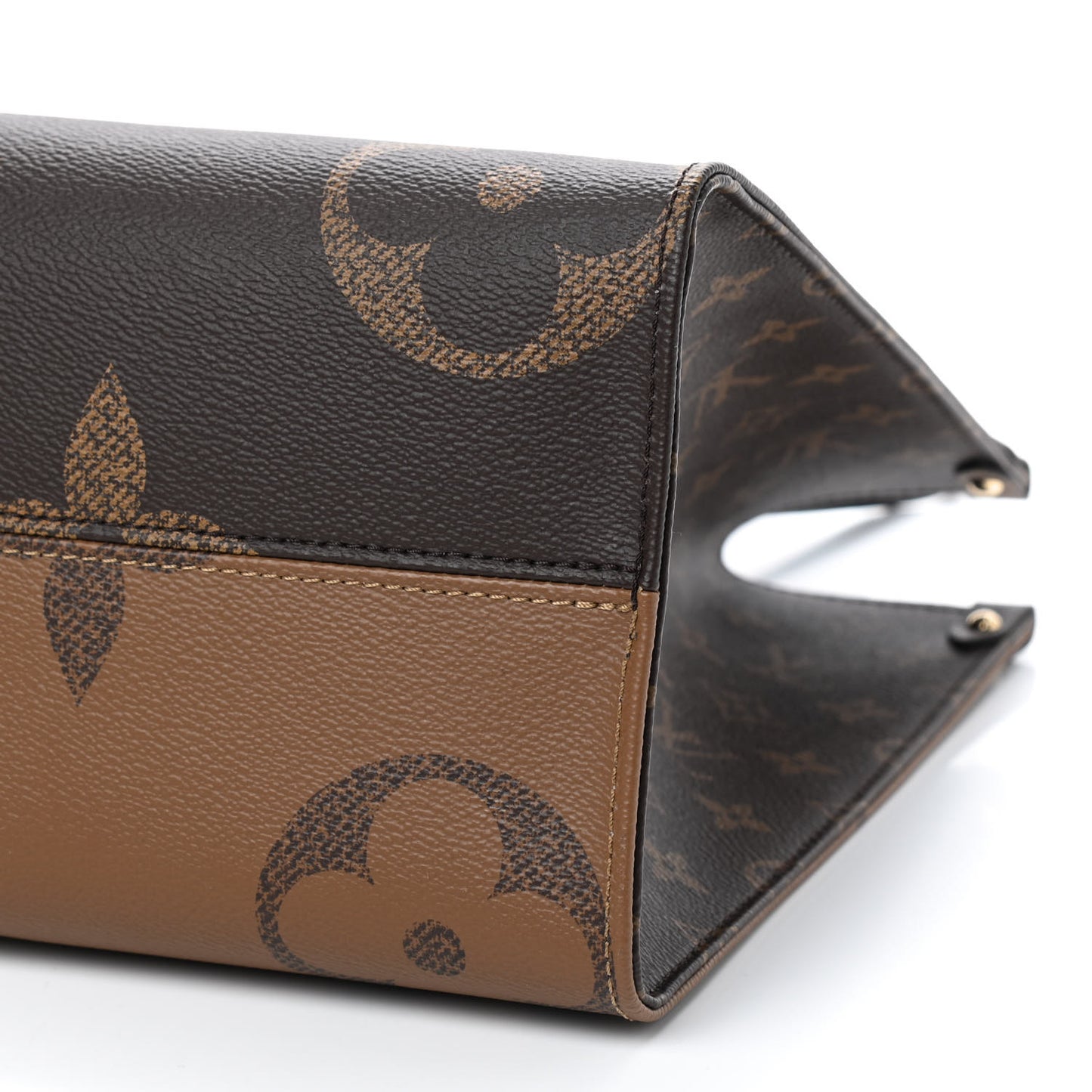 Reverse Monogram Giant Onthego MM