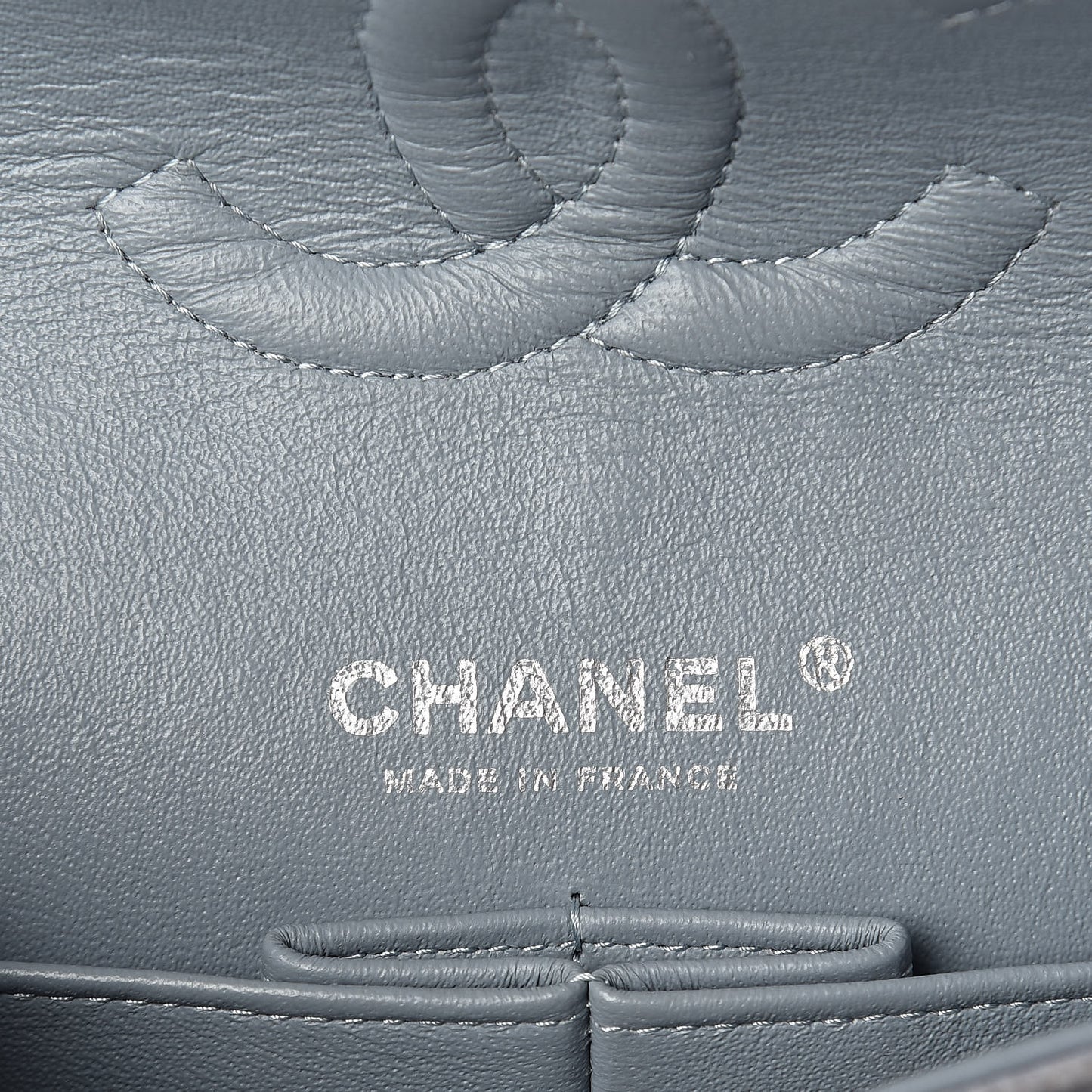Iridescent Caviar Quilted Medium Double Flap Light Grey