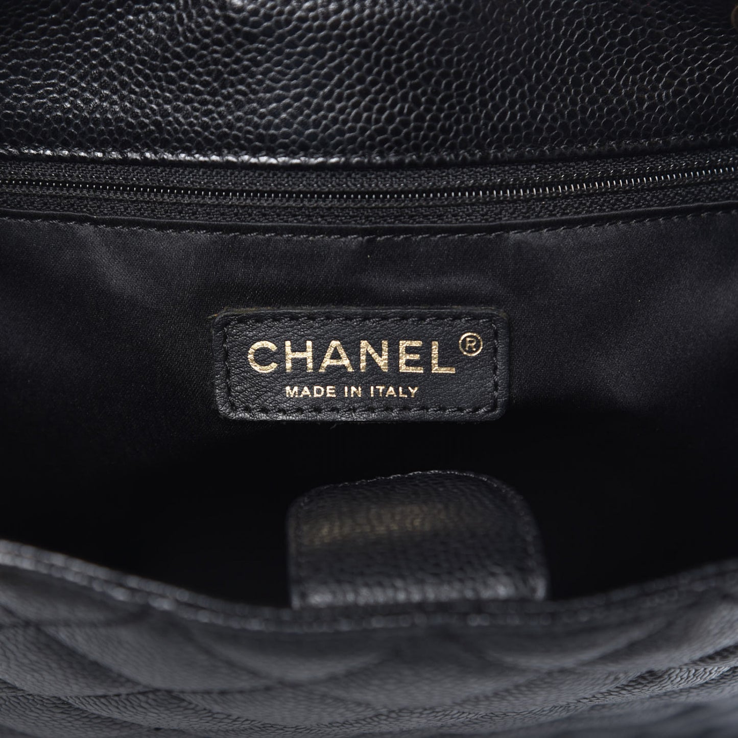Caviar Quilted Petit Shopping Tote PST Black