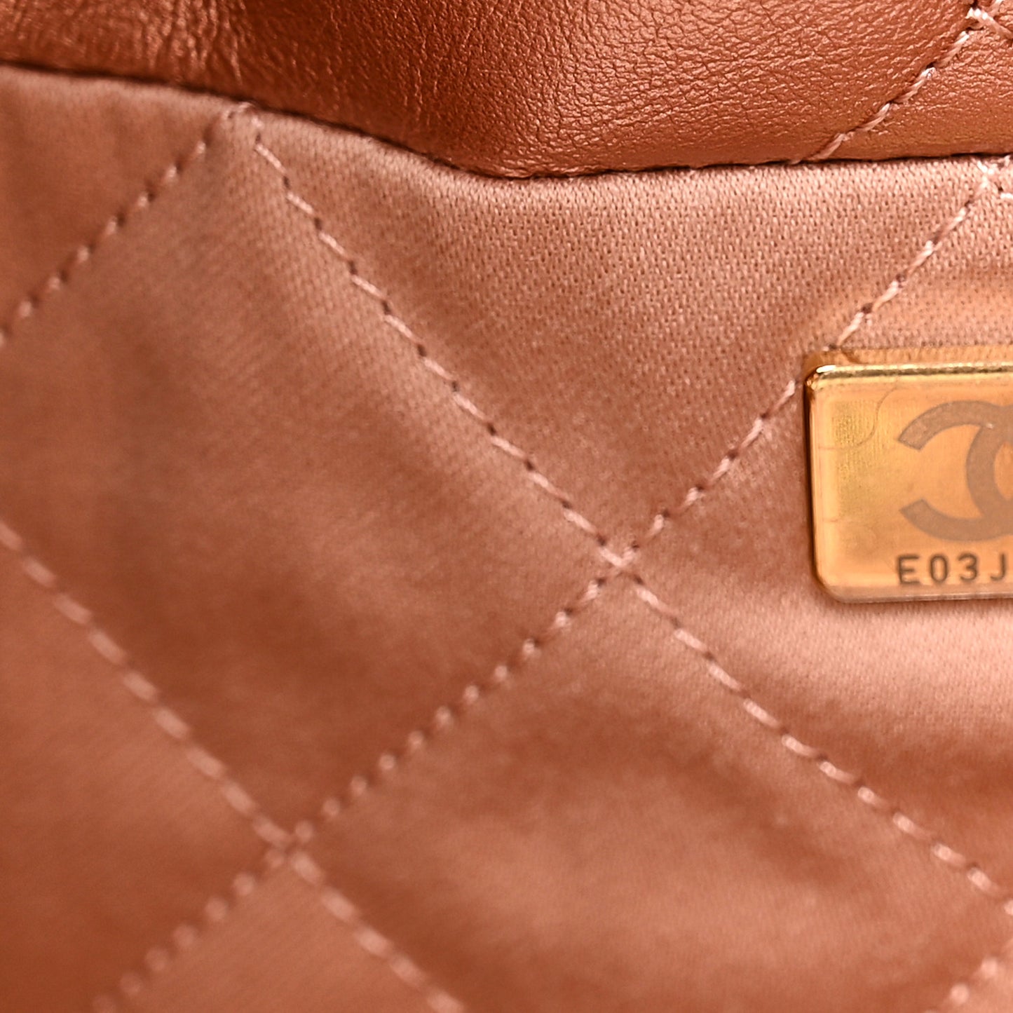 Metallic Calfskin Quilted Chanel 22 Pink