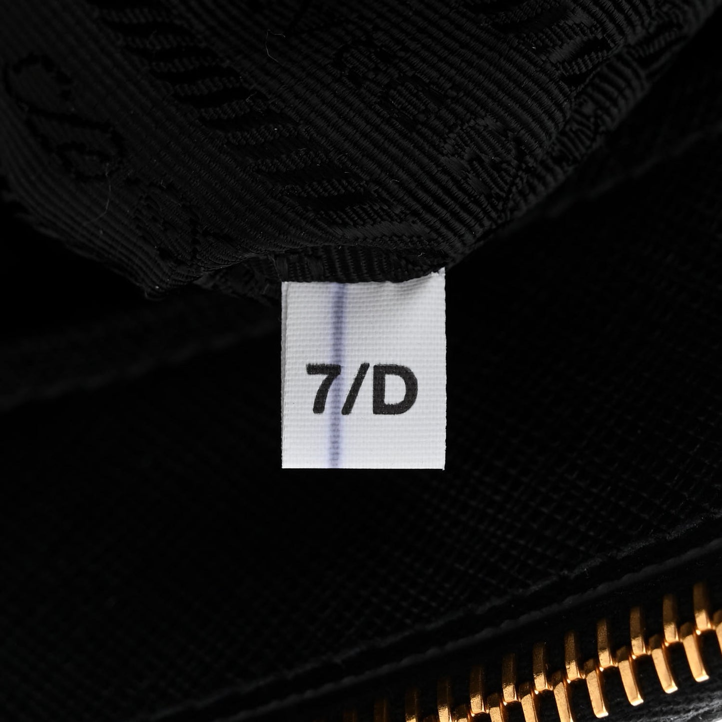 Saffiano Medium Galleria Double Zip Tote Black