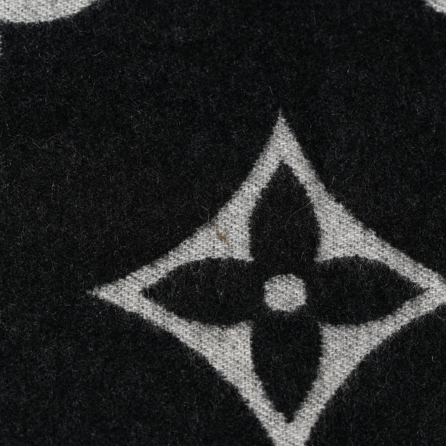 Cashmere Monogram Reykjavik Scarf Black