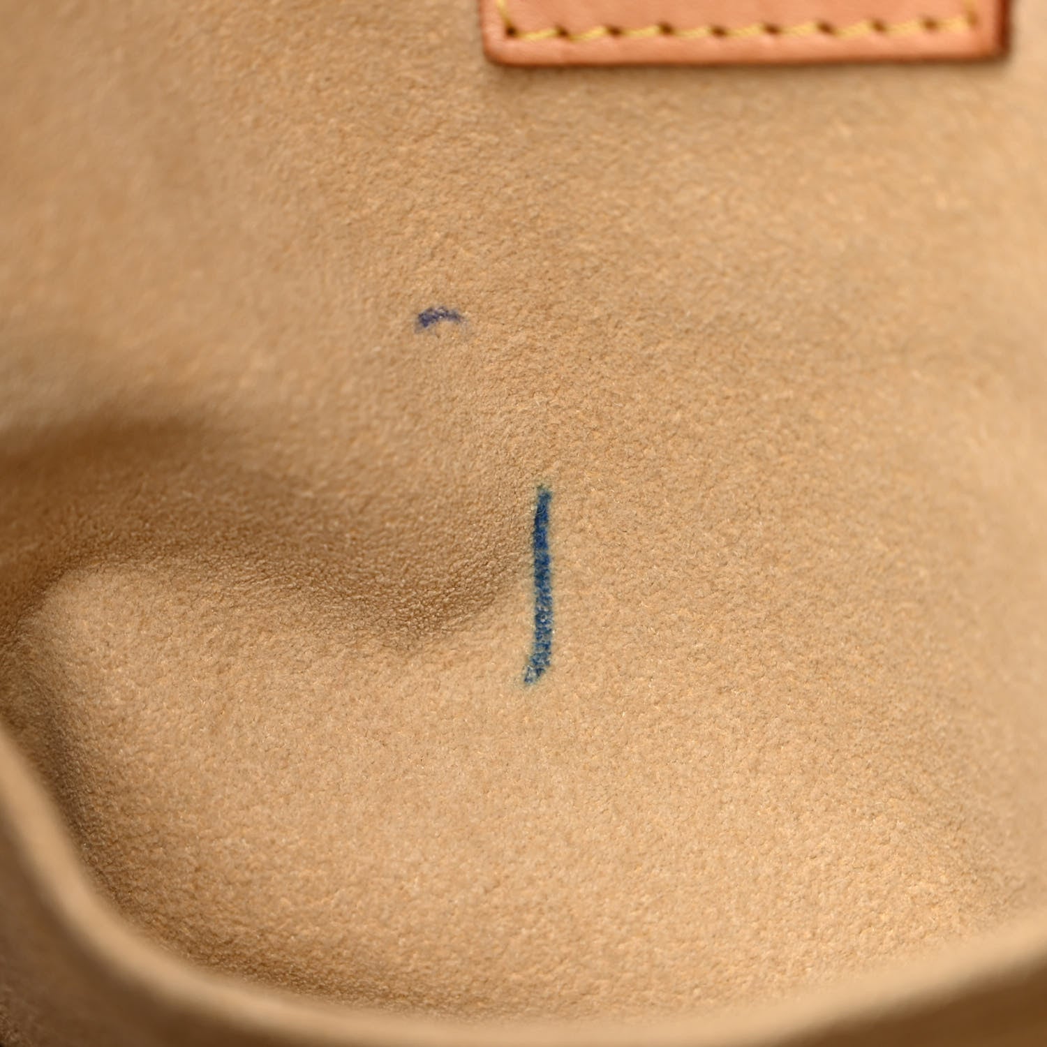 Louis Vuitton Monogram Artsy MM 8 of 12