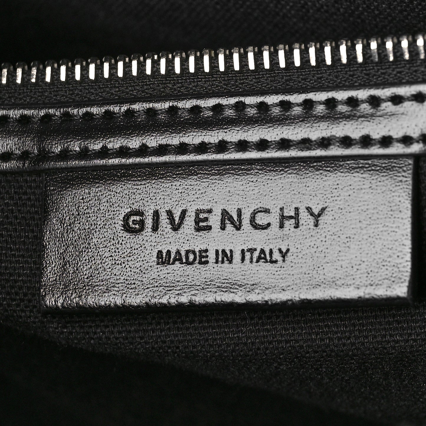 Shiny Lord Calfskin Medium Antigona Black
