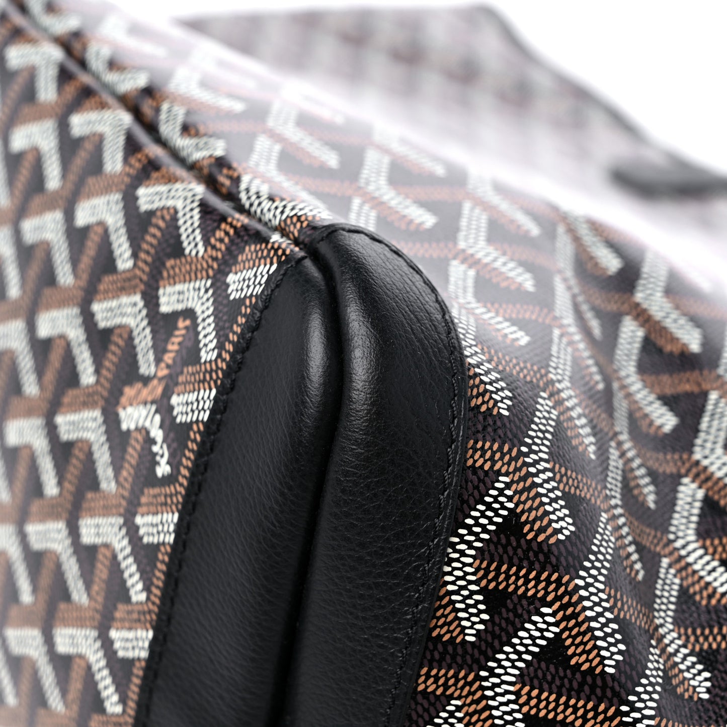 Goyardine Artois MM Black