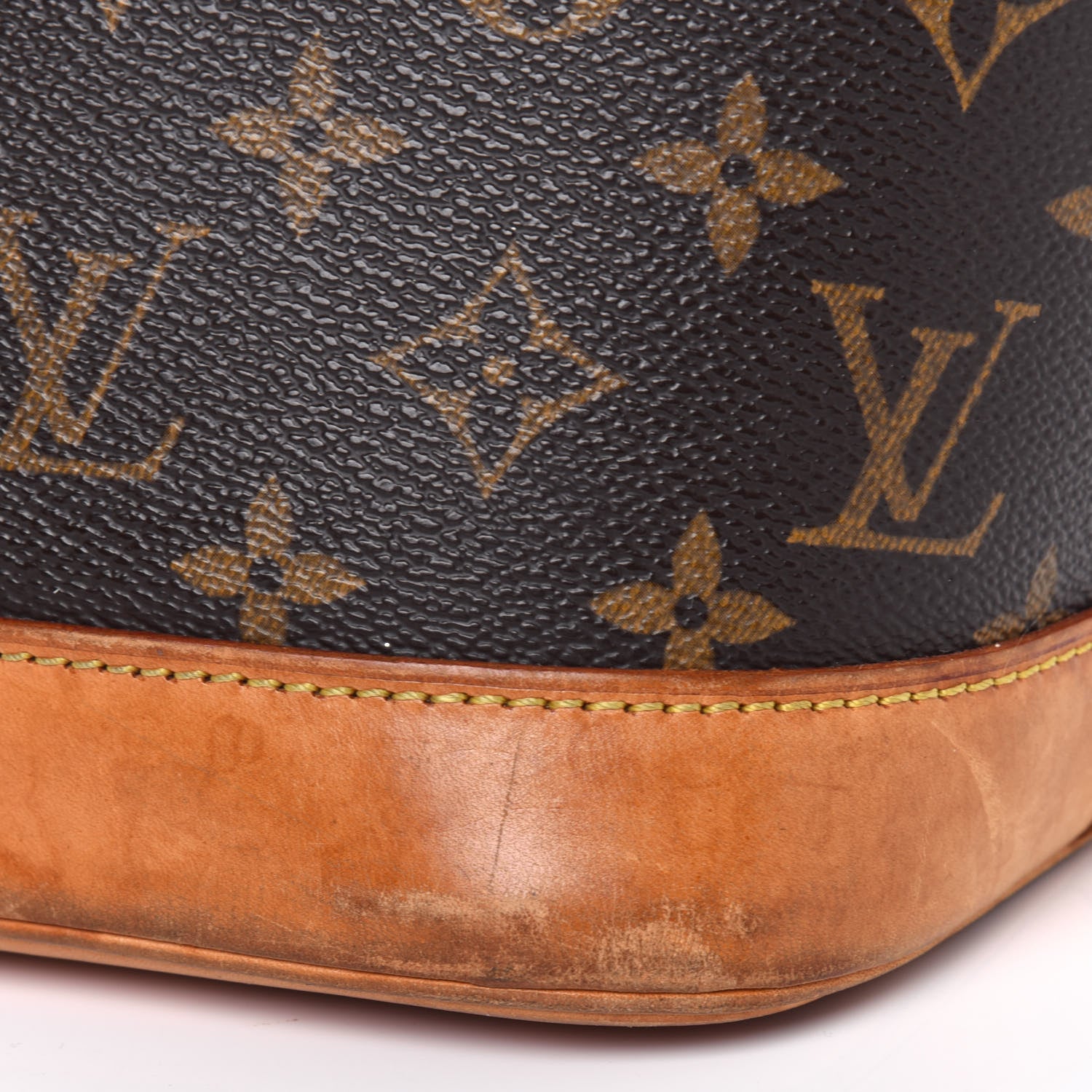 Louis Vuitton Monogram Alma PM 21 of 29