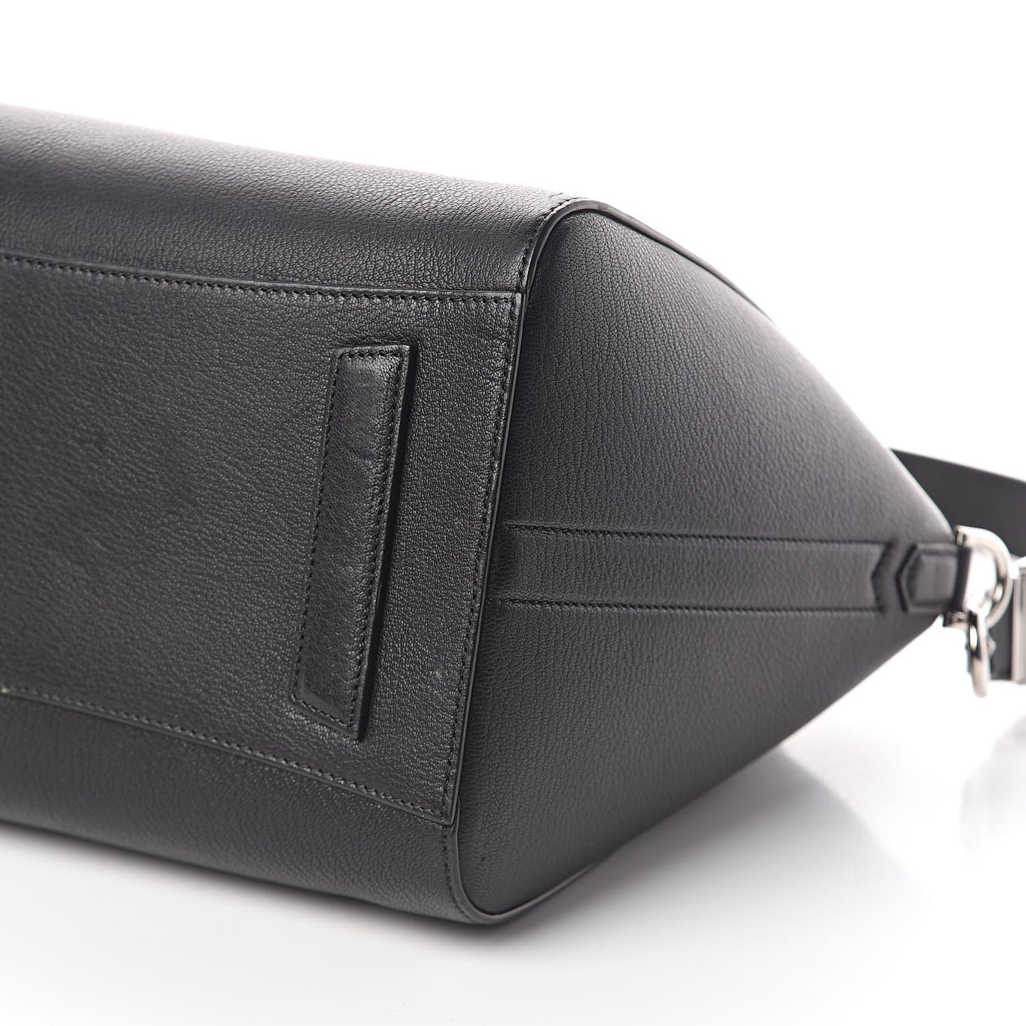 Sugar Goatskin Medium Antigona Black