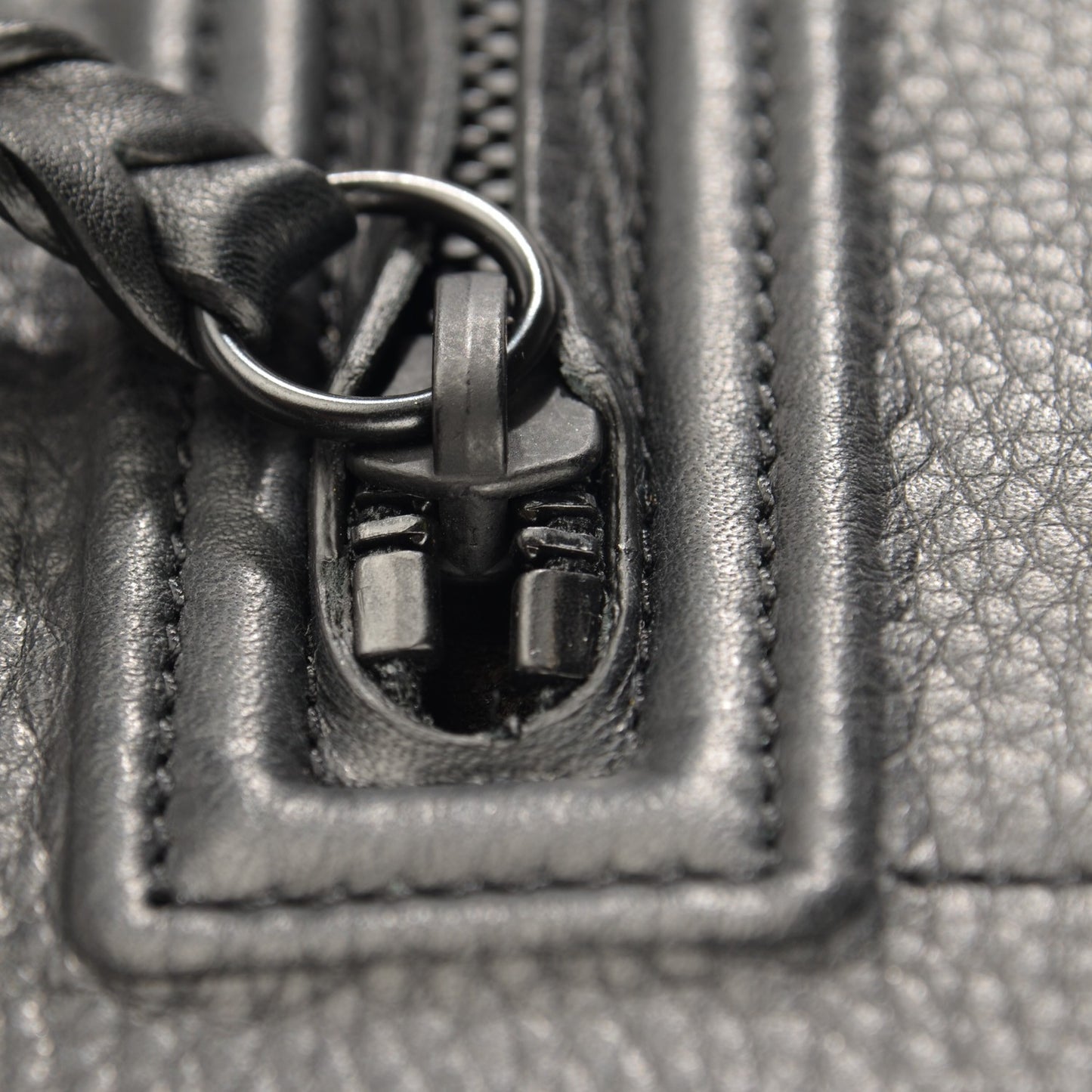 Supple Calfskin Medium Phantom Luggage Black