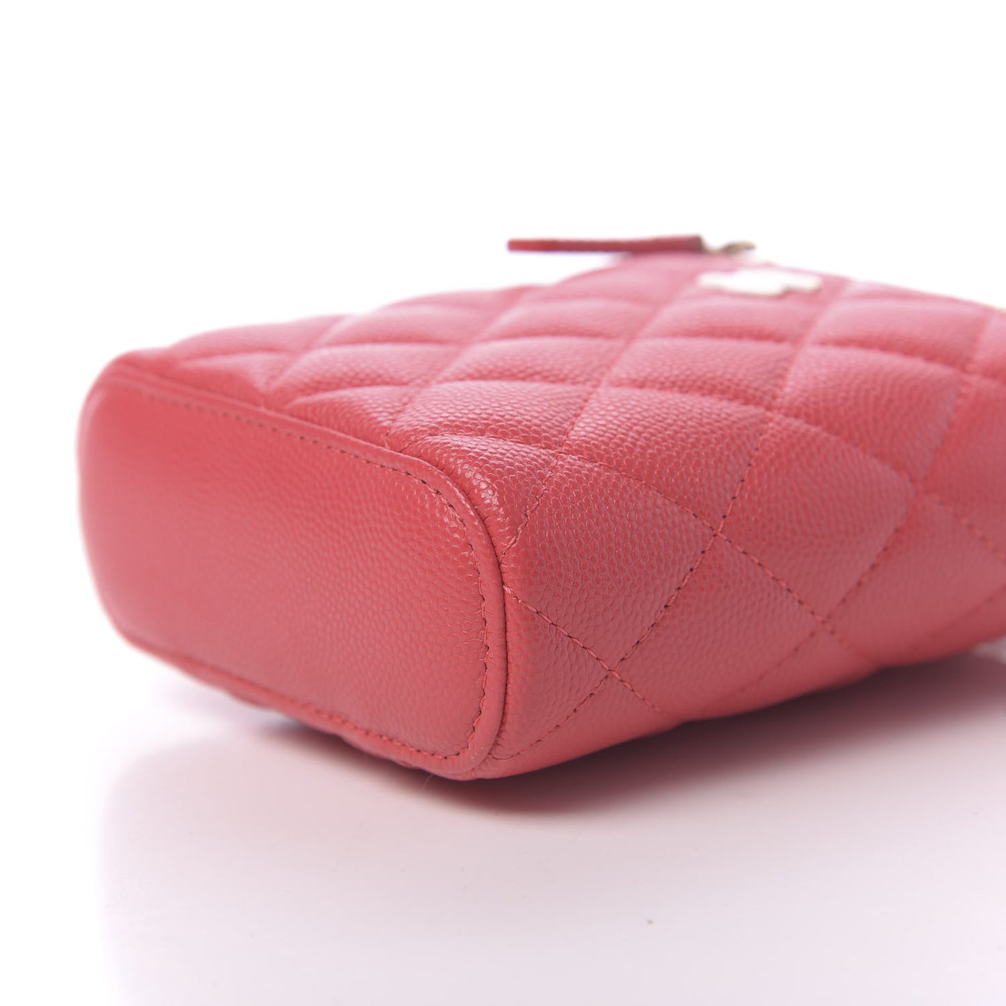 Caviar Quilted Small Vertical Coco Beauty Vanity Case With Chain Red