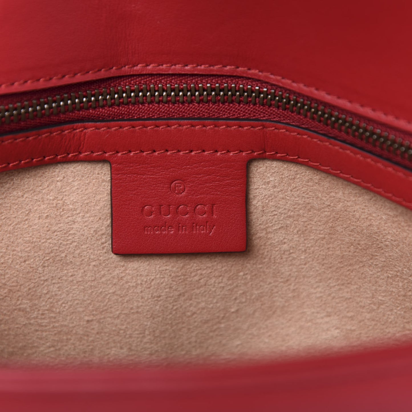 Calfskin Matelasse Small GG Marmont Shoulder Bag Hibiscus Red