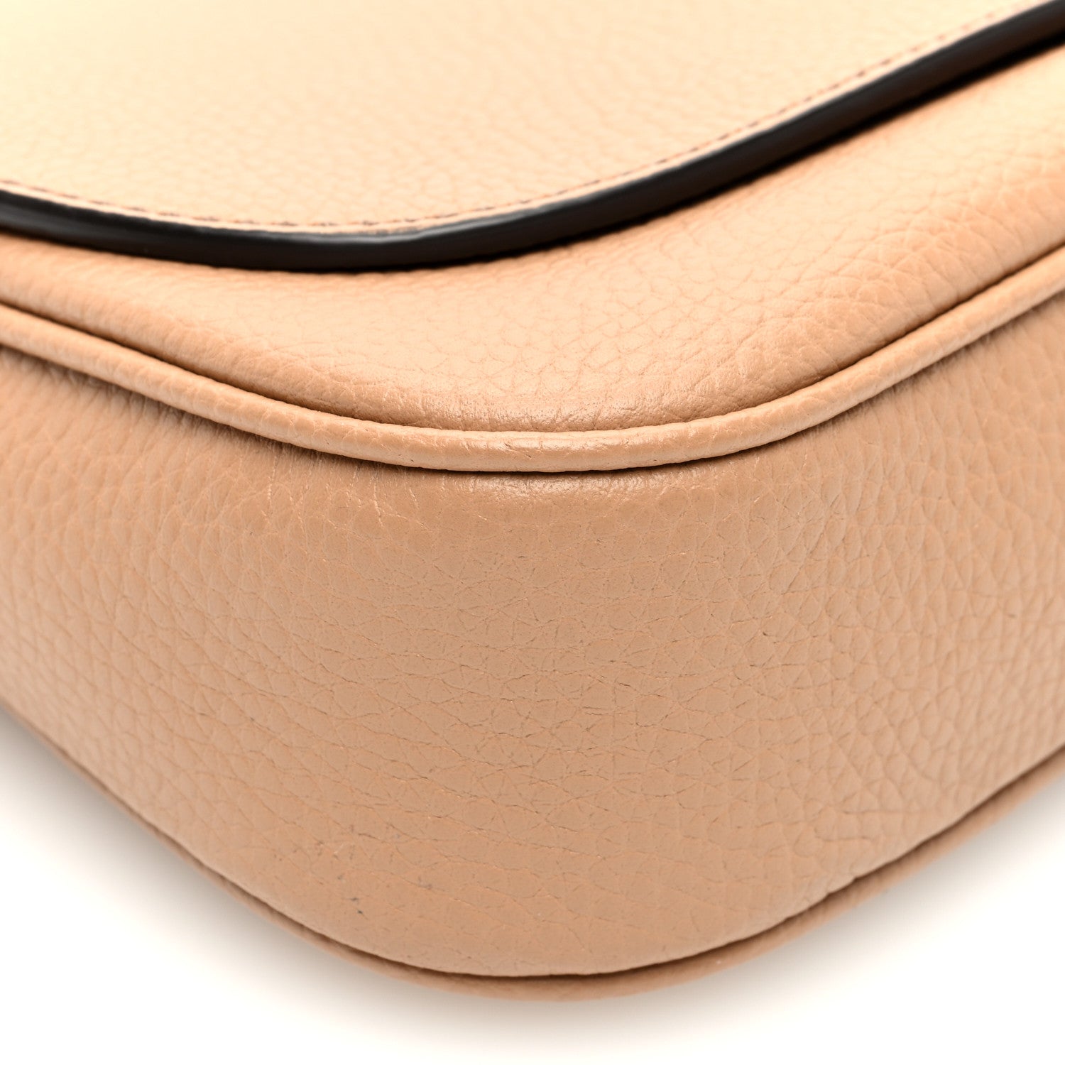 Gucci Pebbled Calfskin Medium Soho Flap Crossbody Camelia 9 of 10