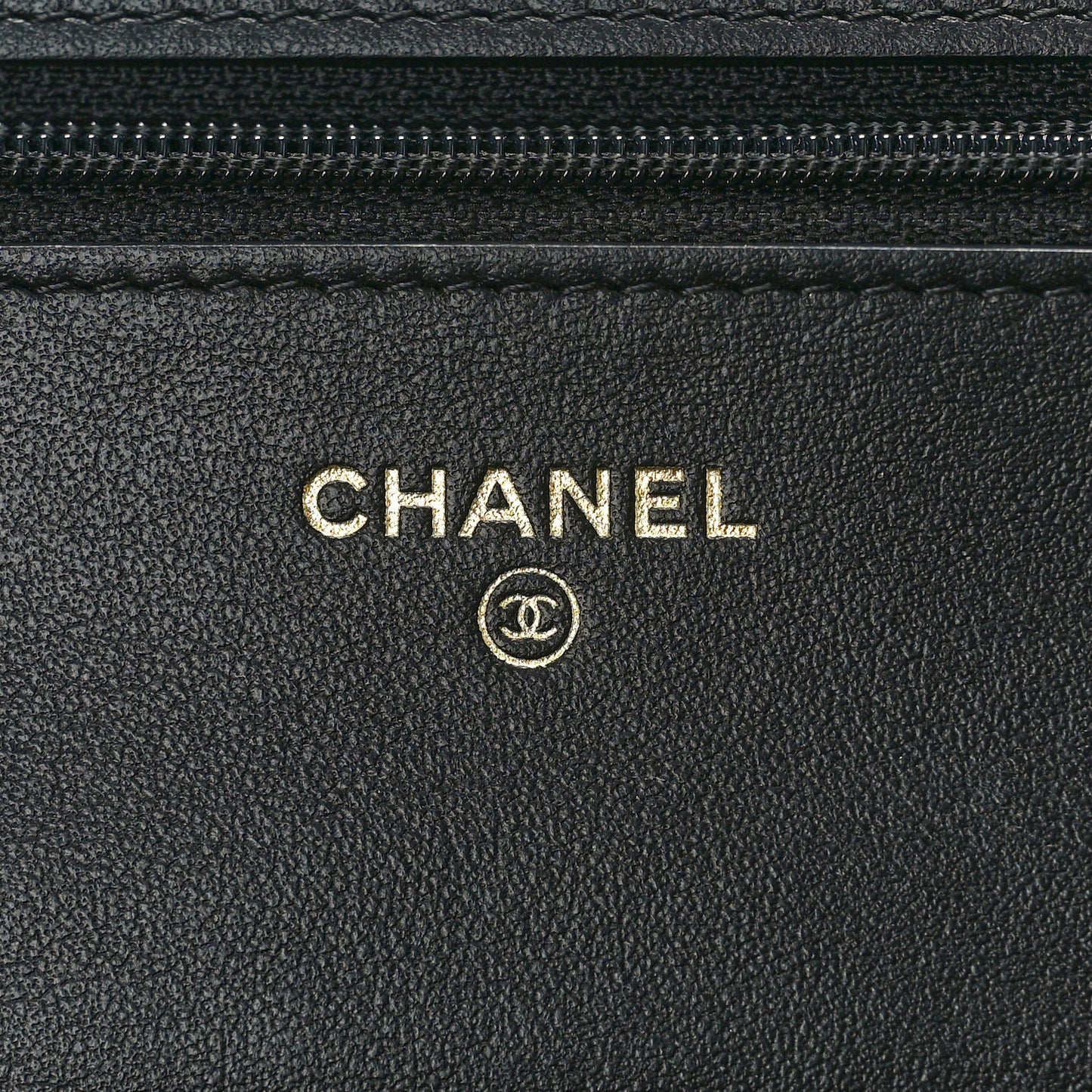 Calfskin Crocodile Embossed Graffiti 2.55 Cocodile Reissue Wallet On Chain WOC Black Gold