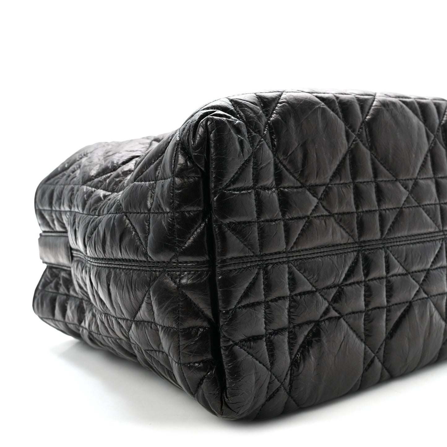 Crinkled Calfskin Macrocannage Medium Toujours Black