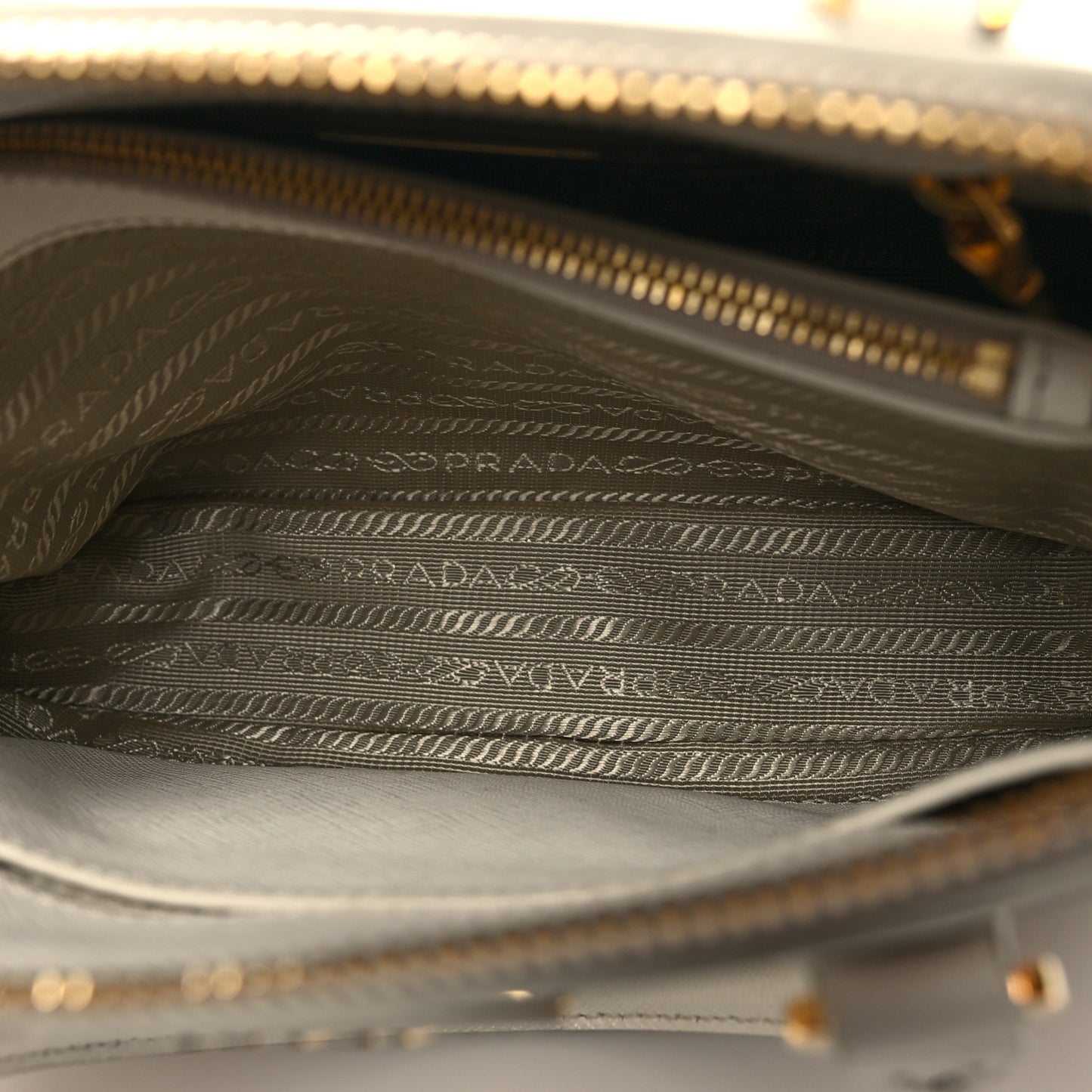 Saffiano Lux Small Promenade Tote Talco