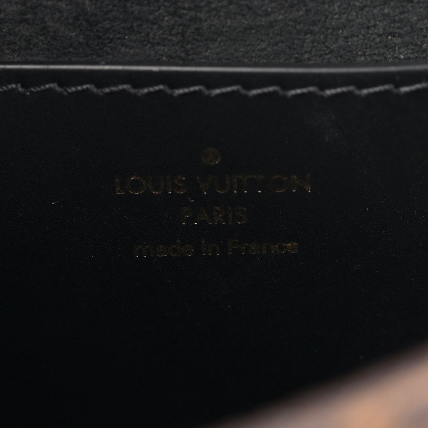 Louis Vuitton Reverse Monogram Tilsitt 6 of 10
