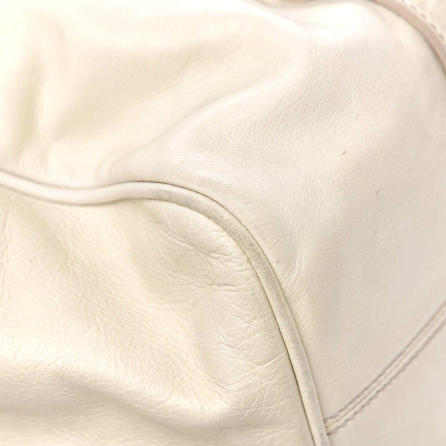 Vitello Lux Medium Bow Bag Talco