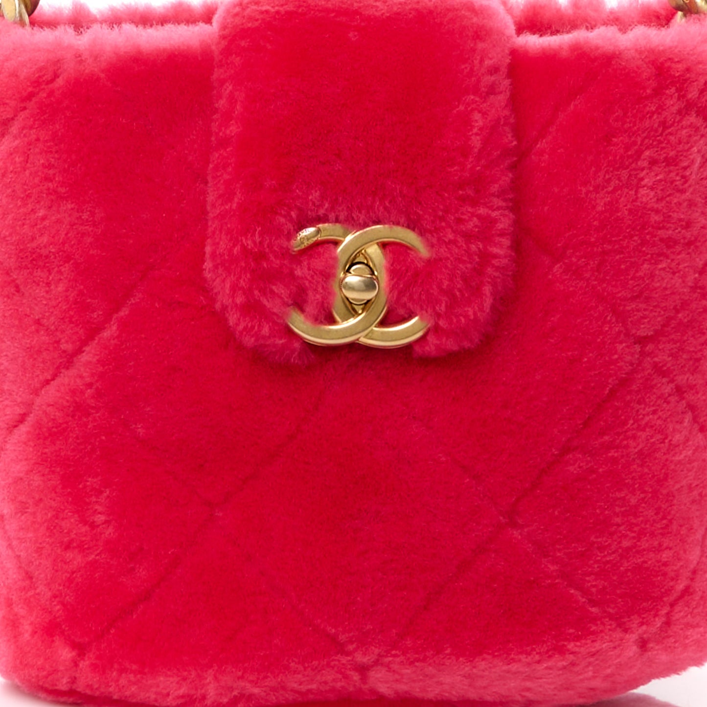 Shearling Quilted Bucket Bag Fuchsia