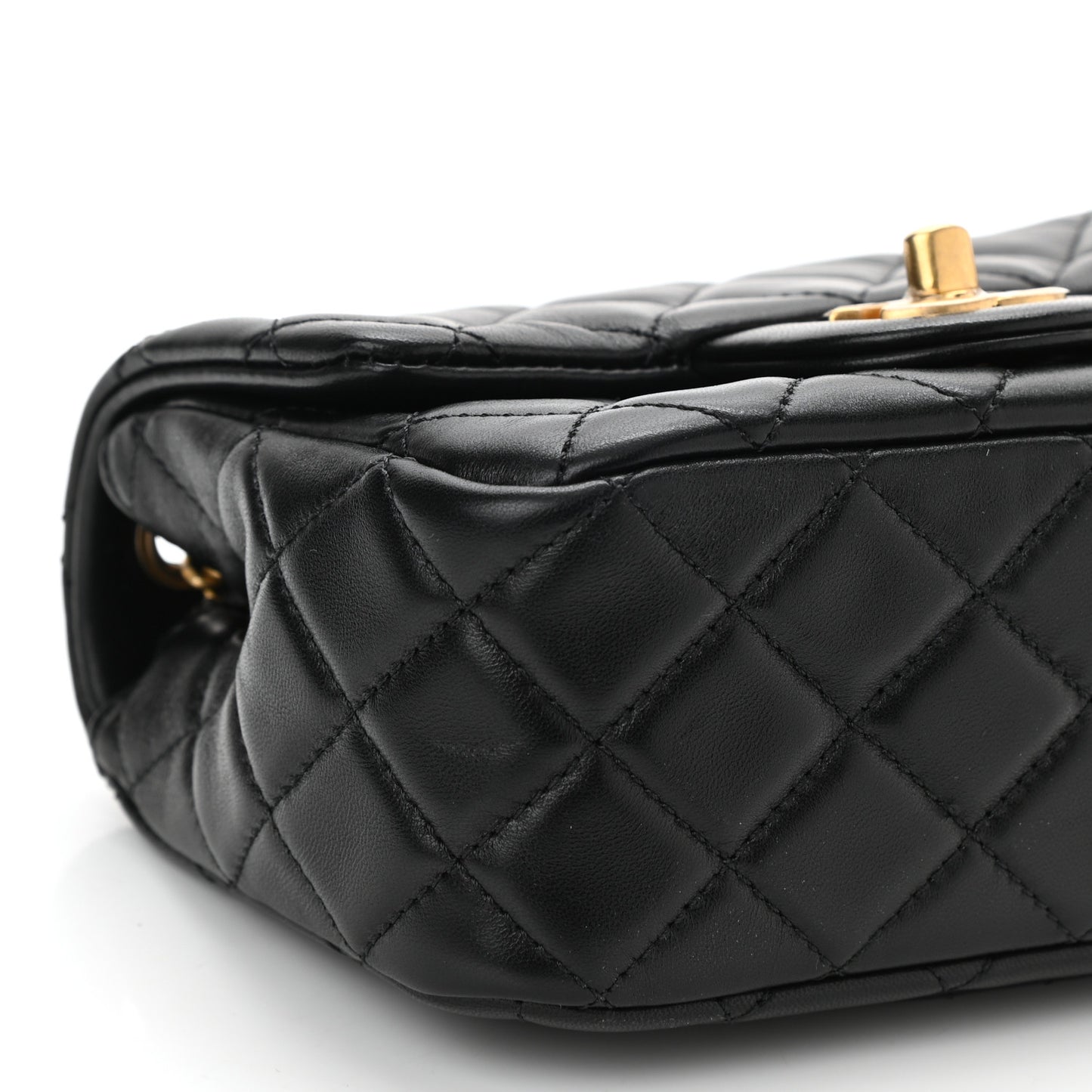 Lambskin Quilted Mini Pearl Crush Flap Black