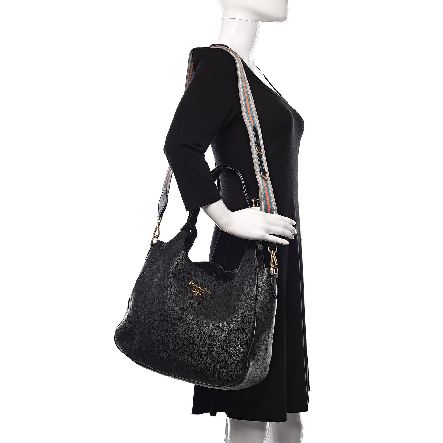 Vitello Daino Hobo Black
