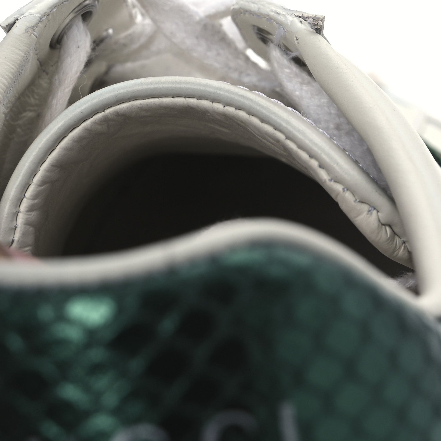 Gucci Calfskin Ayers Bee Embroidered Womens Ace Sneakers 37 White Green 11 of 17