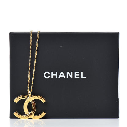 Chanel Metal CC Paris Button Necklace Gold 6 of 6