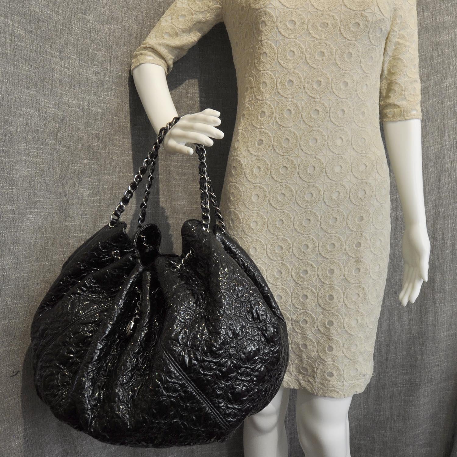 Chanel Vinyl Rock in Moscou Large Tote Black 5 of 10