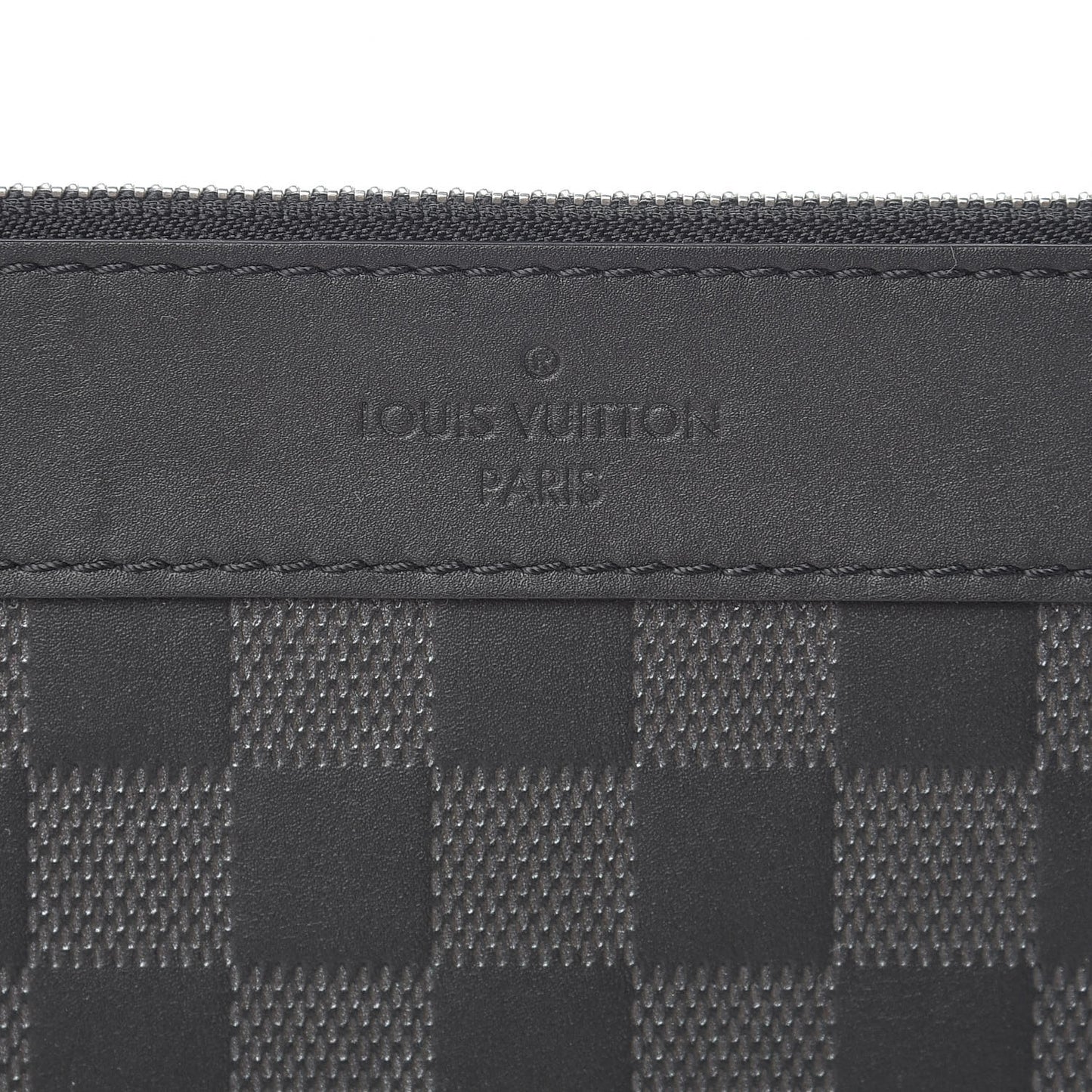 Damier Infini Discovery Pochette GM Onyx Silver