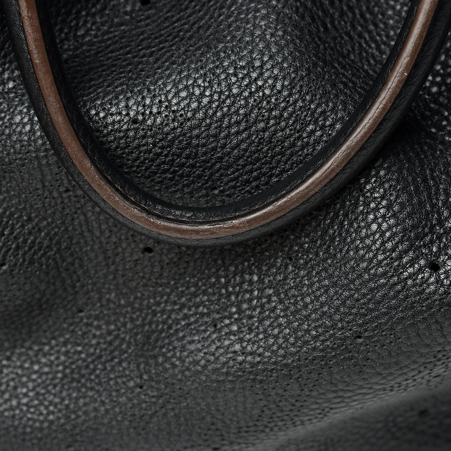 Louis Vuitton Mahina XL Black 21 of 24