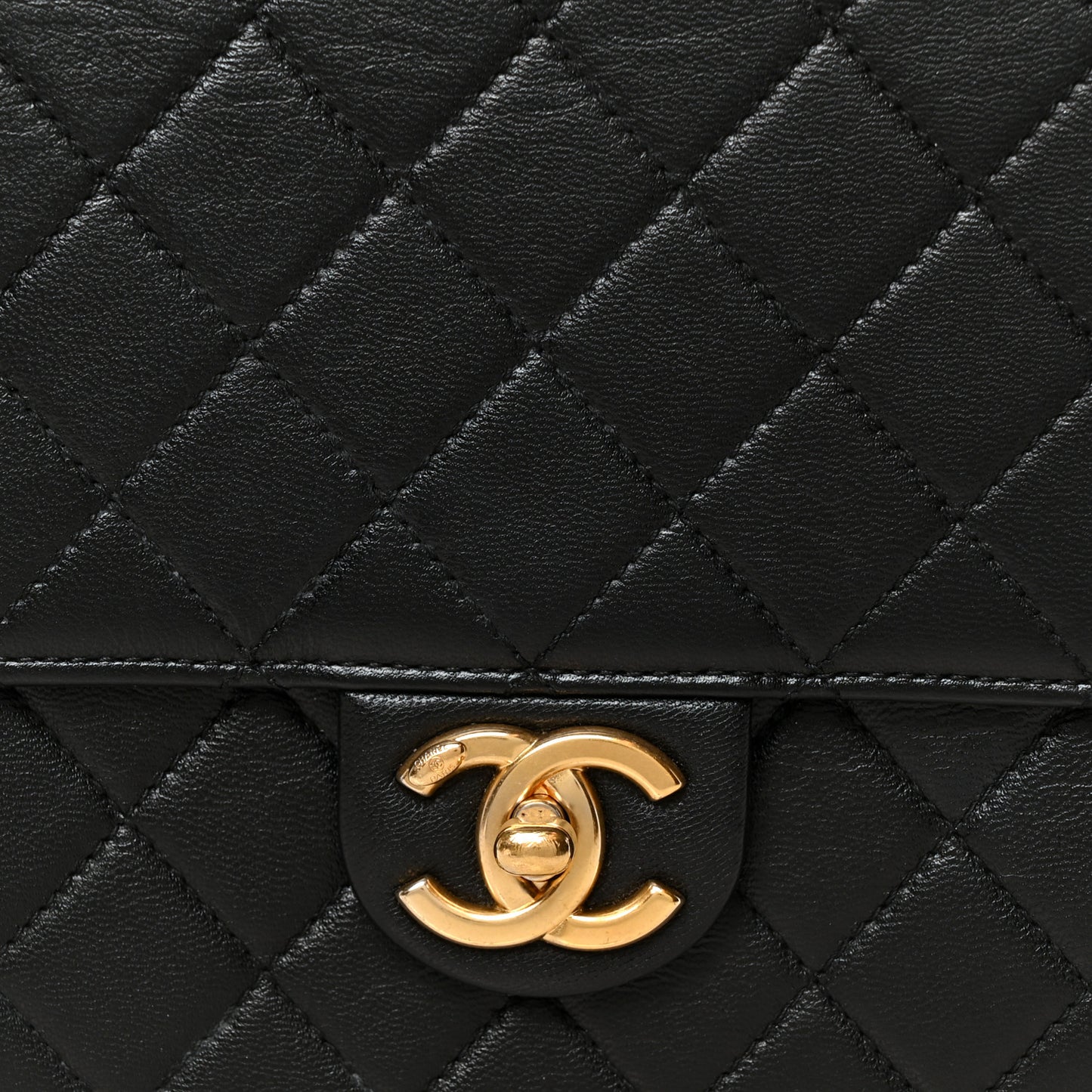 Goatskin Quilted Chic Pearls Flap Black