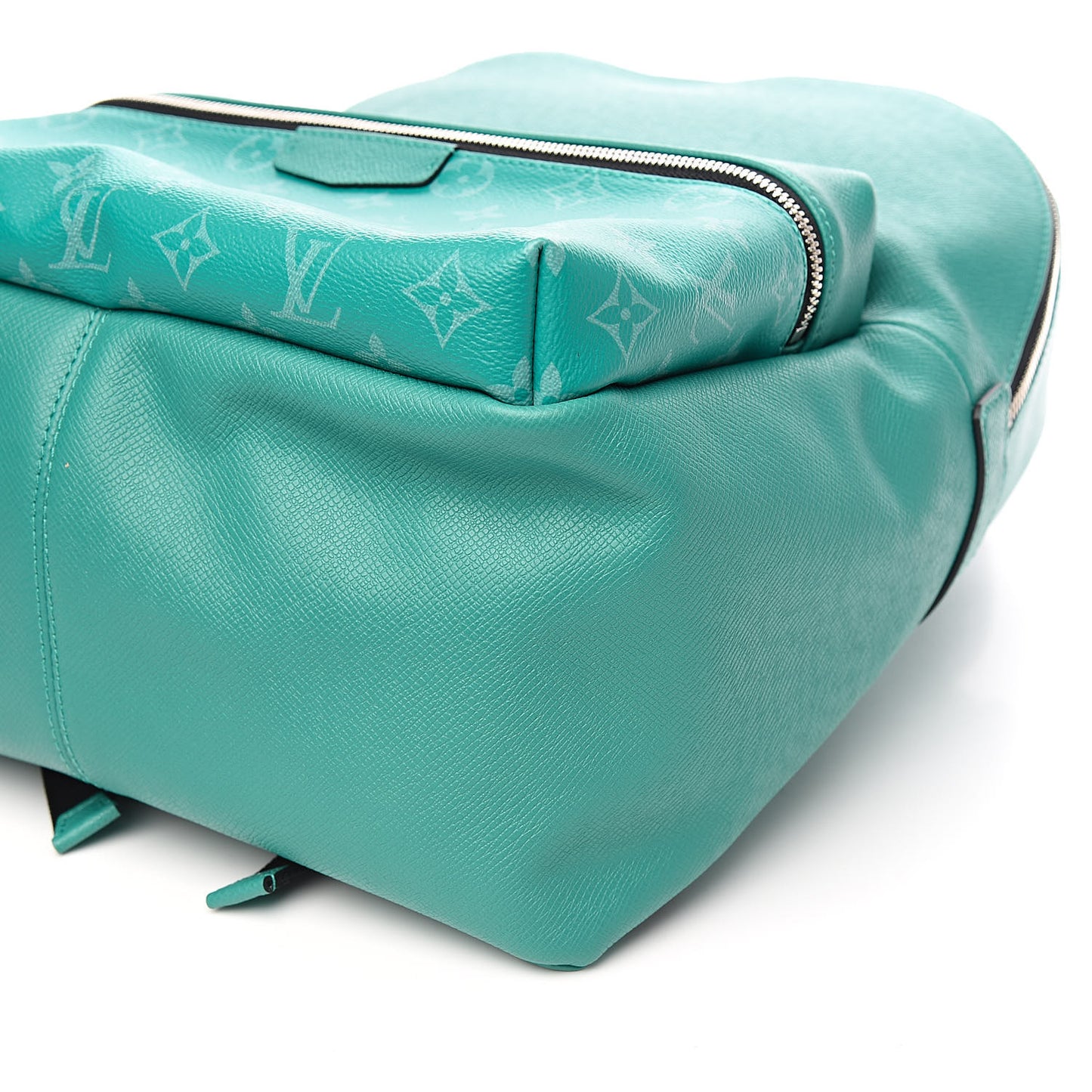 Taiga Monogram Discovery Backpack PM Vert