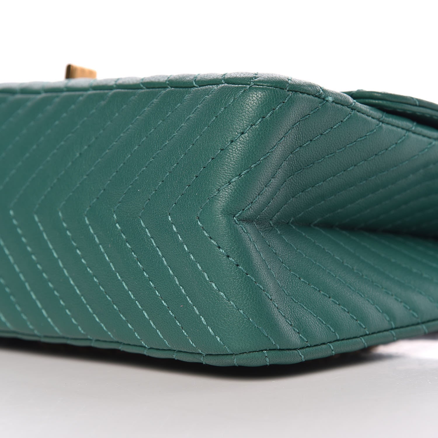 Chanel Sheepskin Chevron Quilted 2.55 Reissue 226 Flap Green 9 of 9