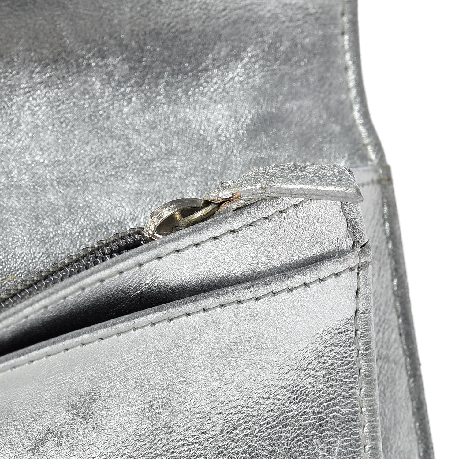 Chanel Metallic Patent Calfskin Quilted Lucky Symbols Yen Wallet Silver 17 of 19