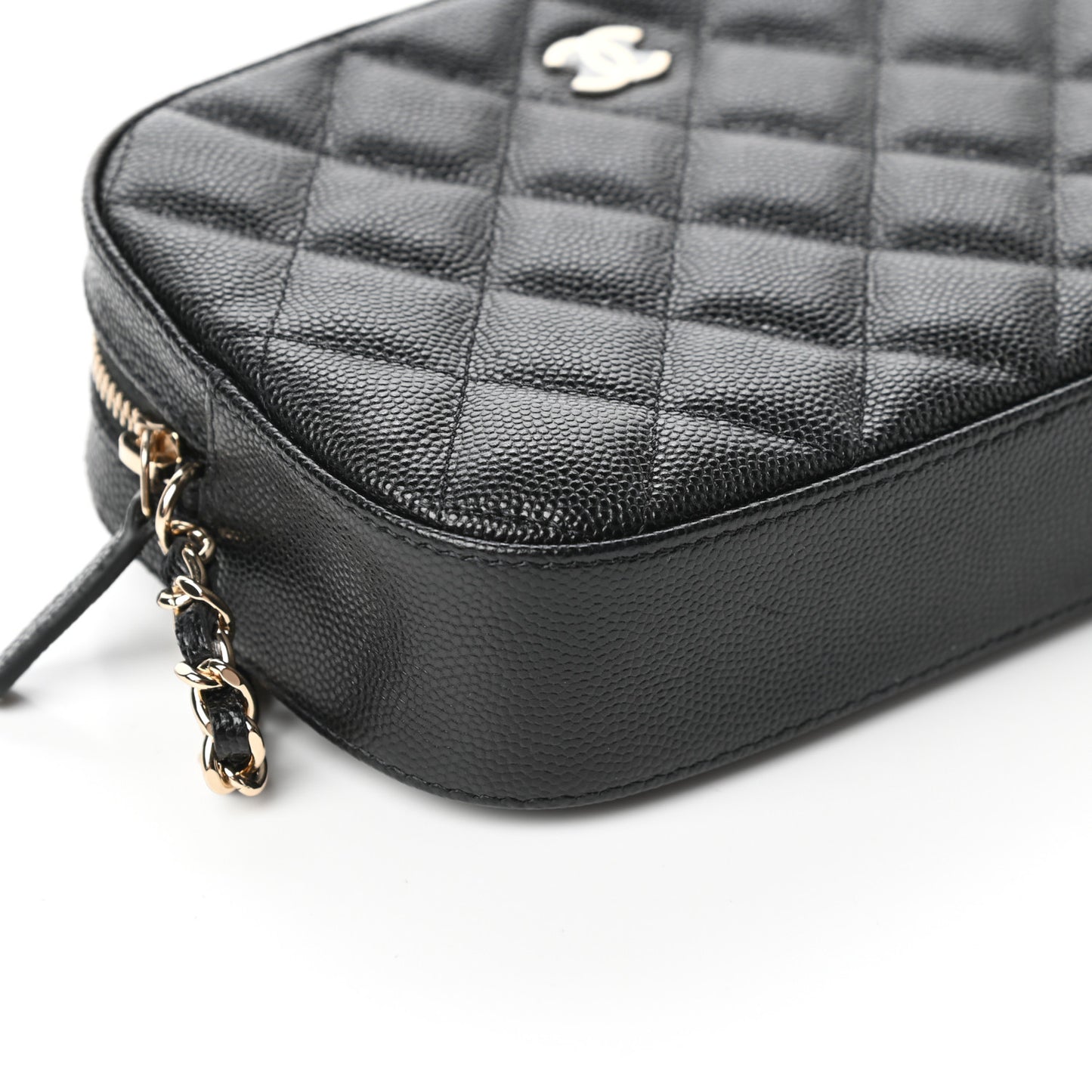 Caviar Quilted Vanity With Chain Black
