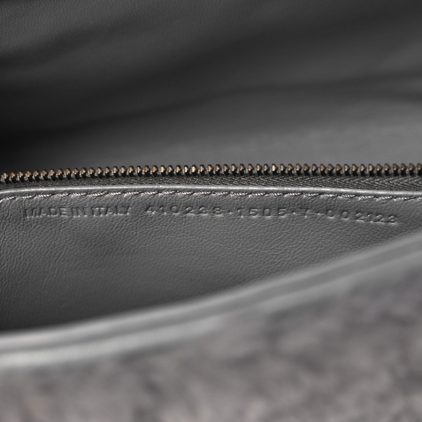 Merino Wool Papier A6 Zip Around Tote Gris Haussmannien