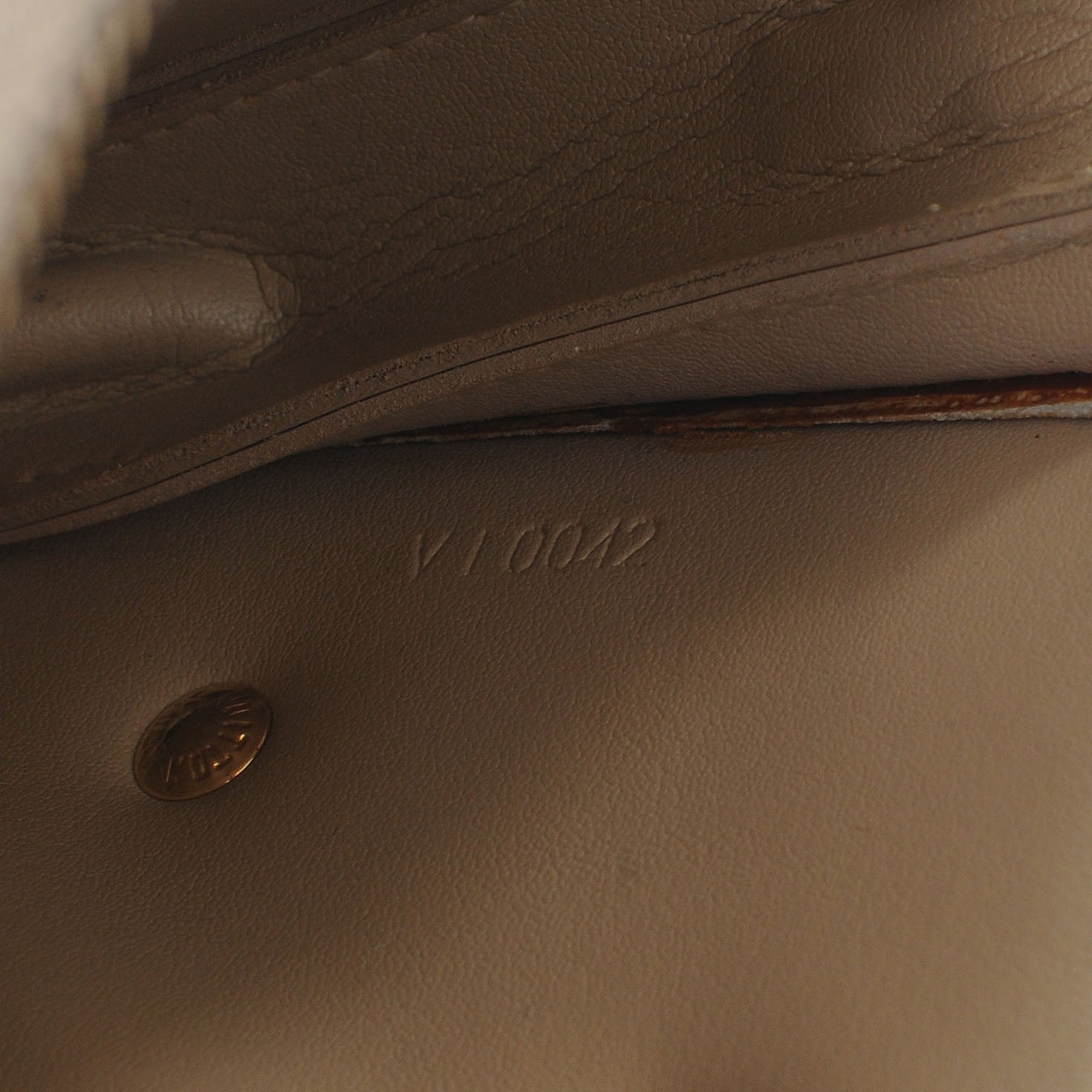 Louis Vuitton Vernis Lexington Fleurs Pochette Beige 6 of 7