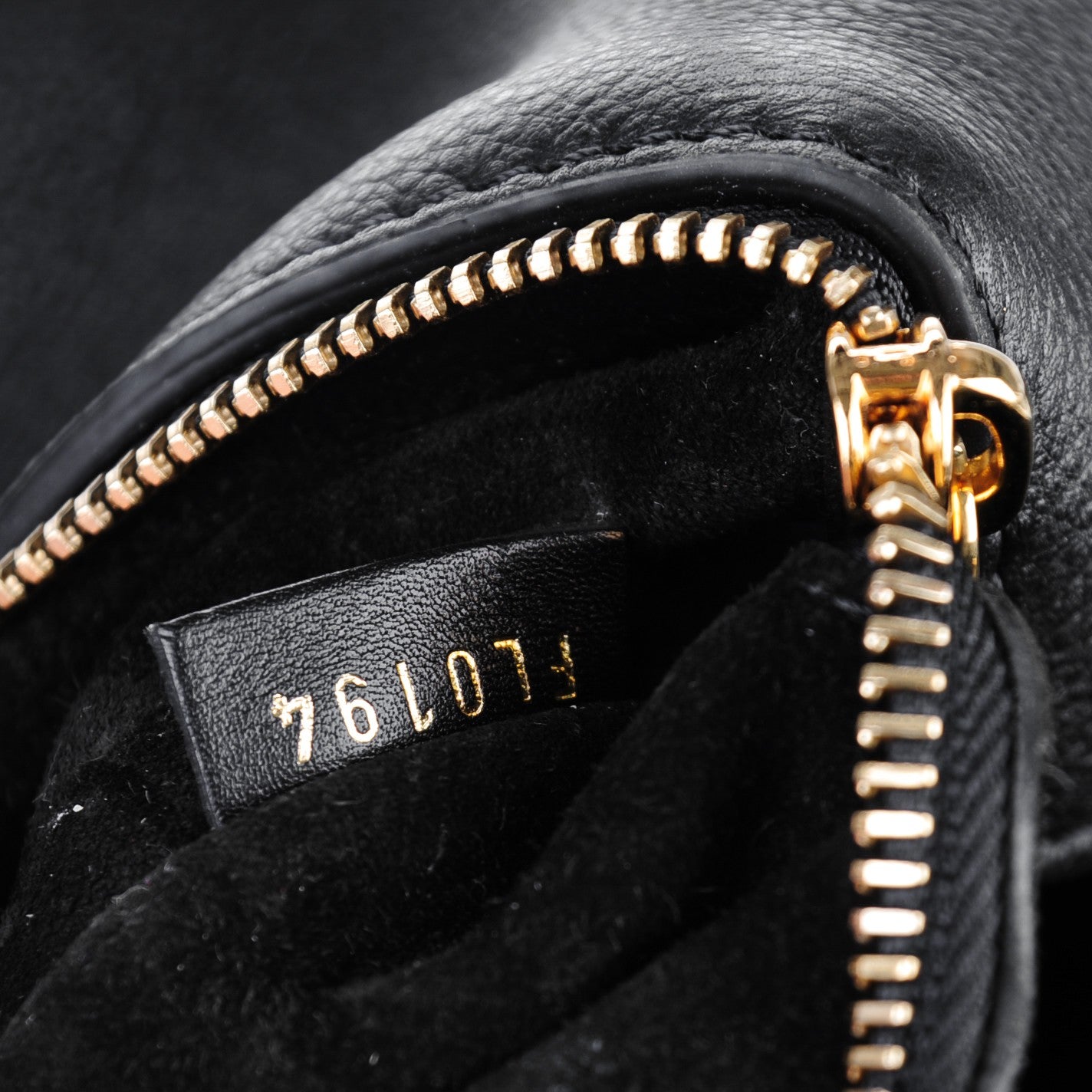 Veau Cachemire Tote W PM Black