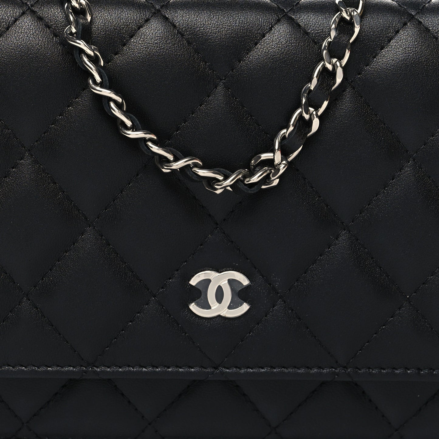 Lambskin Quilted Wallet On Chain WOC Black