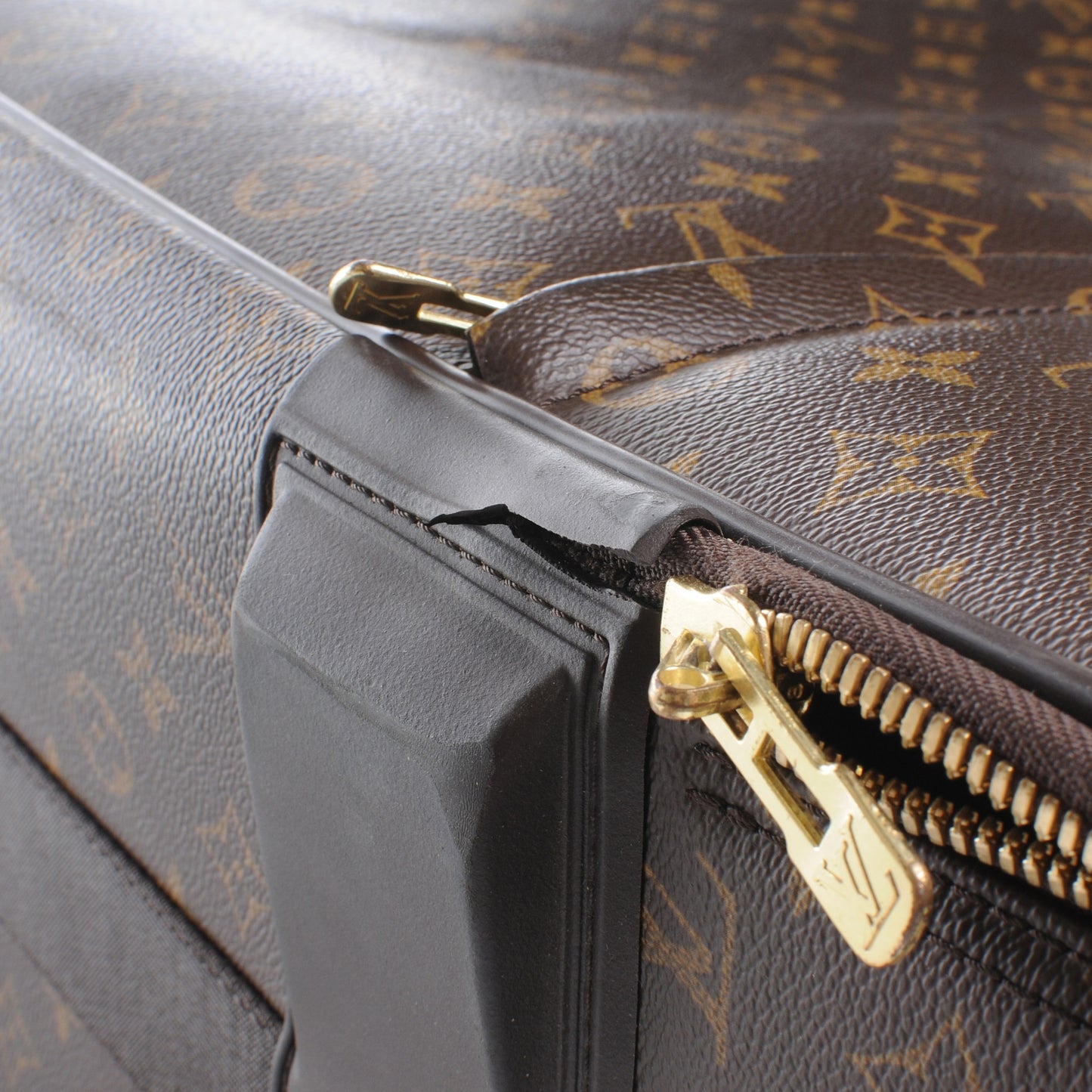 Monogram Pegase 70